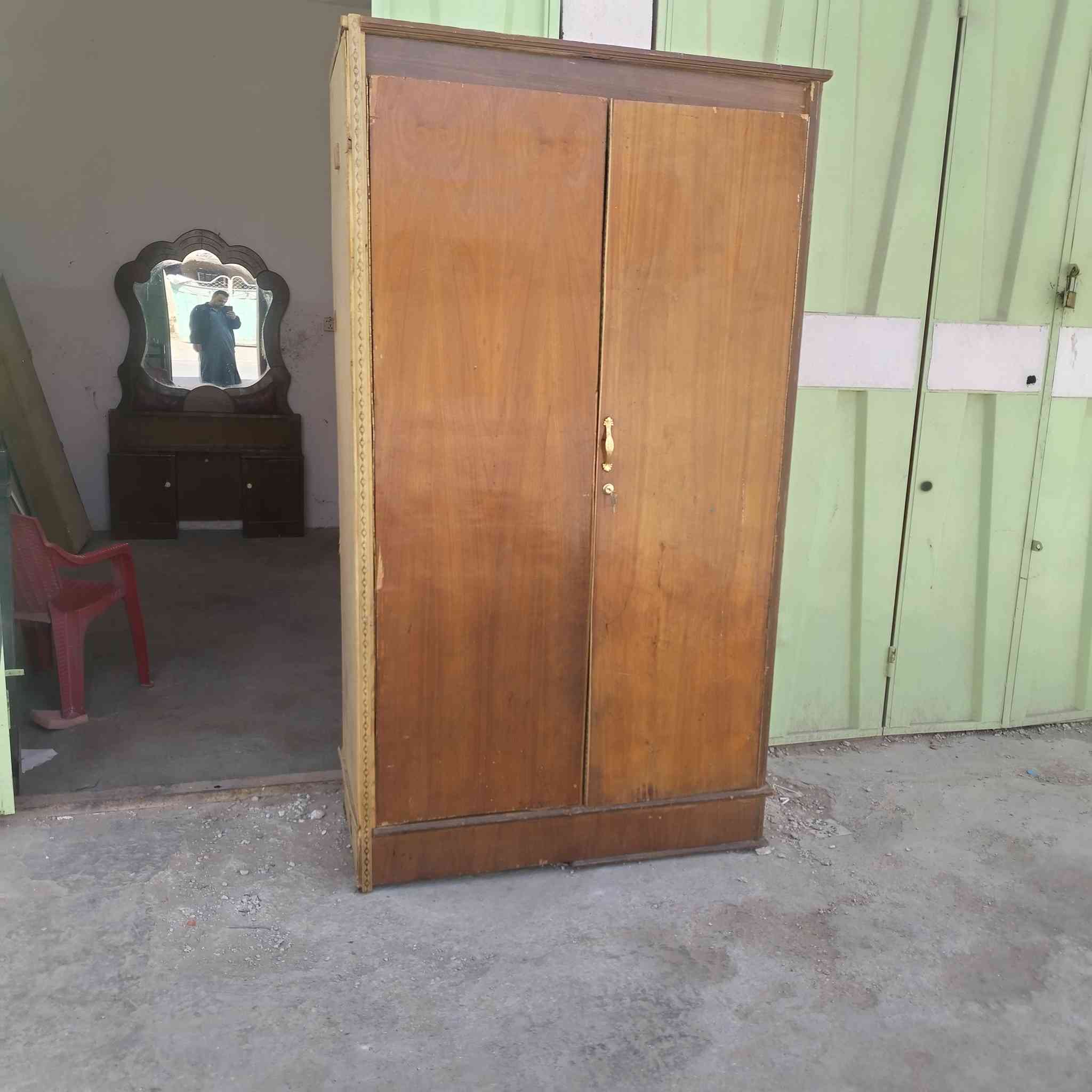 كربلاء حي النضال واتساب ***********
كنتور ابو ٢ سعره 55
ميز مرايا سعره ٤٠
