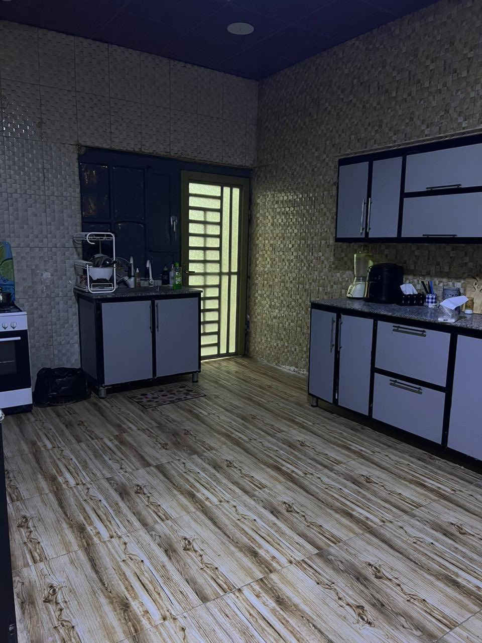 بيت للبيع المساحة: .172 م²
سنة البناء: 2018 والترميم 2024
نوع البناء :بلوك
طابو عراقي وبيه وكالة
الطابق الأول: غرفة نوم + استقبال + صالة + مطبخ + حمام)
الطابق الثاني :3 غرف نوم + استقبال + حمام
ابو الخصيب شارع محولة الزهير
أقرب نقطة دالة: عيادات الكوثر السعر 100وبي مجال استفسار خاص


**إذا كنت صاحب هذا الإعلان وتريد حذفه لأي سبب، رجاءا أرسل رسالة إلى الدعم الفني**