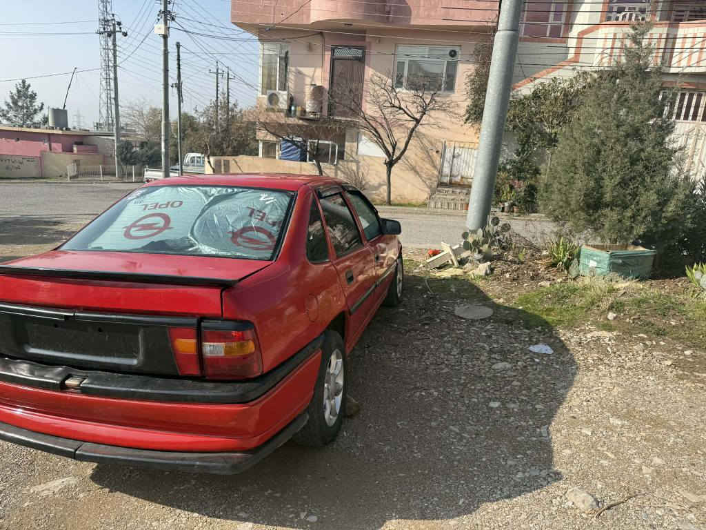 ئۆپـــڵ فیکترا
مۆدێل 1992
گێڕ عادی
مەکینە 16 قایش پان
 

‎ڕزیوی نییە 
چوار تایە و کەپی لۆك/  
‎گەرمی و کارەبای مەزبوتە
ده عمو ليدراوي نيه 
هەموو گیانی ئیشەکات 
بەشەرتی گێڕو مەکینە
تەقەو ڕەقەی بەشەرت
سەیارەکە سه نه ويه  بە شەرتی ئه وه ليات حاسيبه پاكه نه ي كراوه       
سەیارە کە ماشاڵای لێبێ زۆر جوانە و پاك ماوەتەوە 
ماڵی دۆســـتـــە
25$ مه جال
*********** السليمانية, العراق
