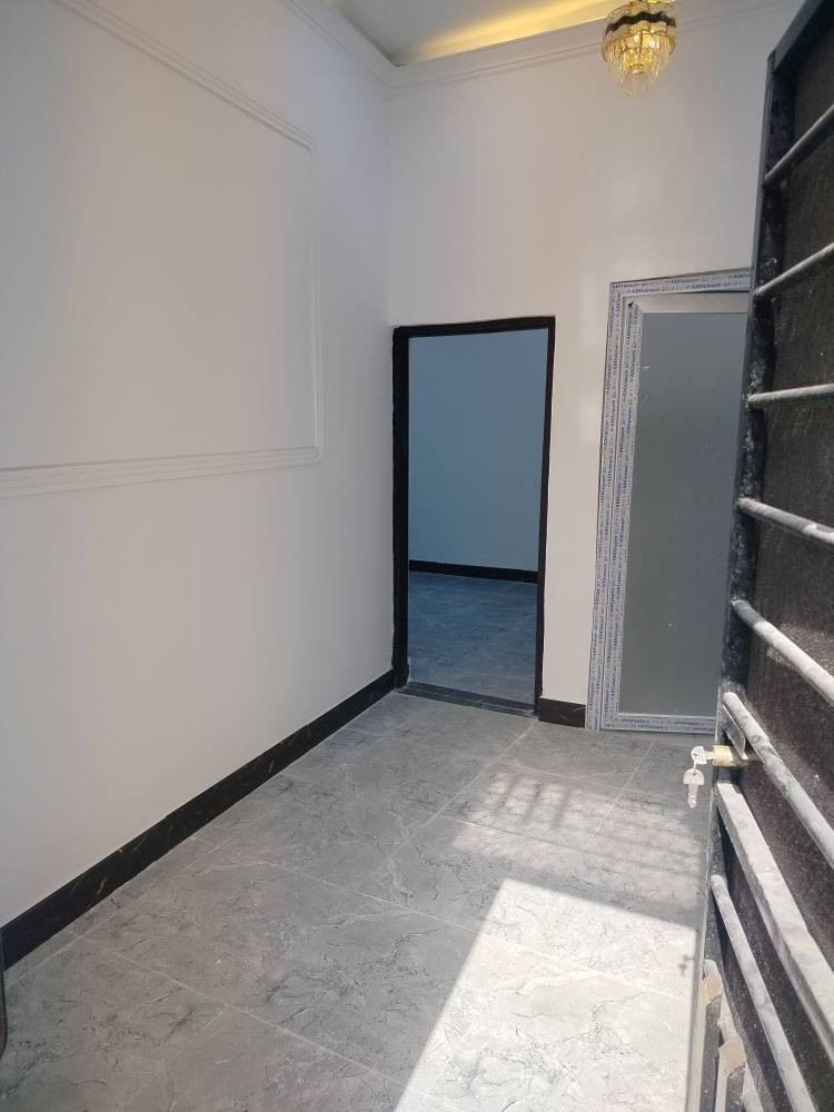 السلام عليكم 
توفر لدينا دار سكن مساحه 💯 م
جنس العقار طابوا زراعي  ملك صرف 
العنوان البصرة ابو الخصيب قرب المحكمه 
يتكون من استقبال وغرفتين منام ومطبخ وصحيات داخليه و خارجيه مع كيزر وبراميل ماء ومراوح البيت جاهز للسكن
قريب  ثالث بيت عن التبليط  مع توفر كافه الخدمات من ماء وكهرباء 
السعر المطلوب 63 مليون وقابل للتفاوض 
للاستفسار اتصل على *********** وتدلل البصرة, العراق
