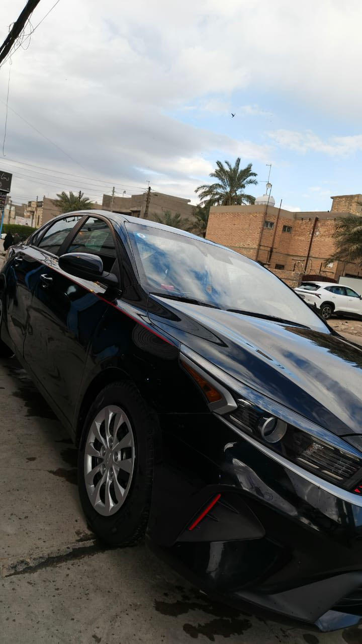 سلام عليكم كيا فورتي موديل 23 محرك 2000دوش ماشية27 ميل سيارة نظيفة حاتثهة جانبي خفيف ماطاك اي ايرباك ما مبدل بيهة شي صور الحادث موجودة السعر 150 وبيهة مجال مكاني بغداد ***********
