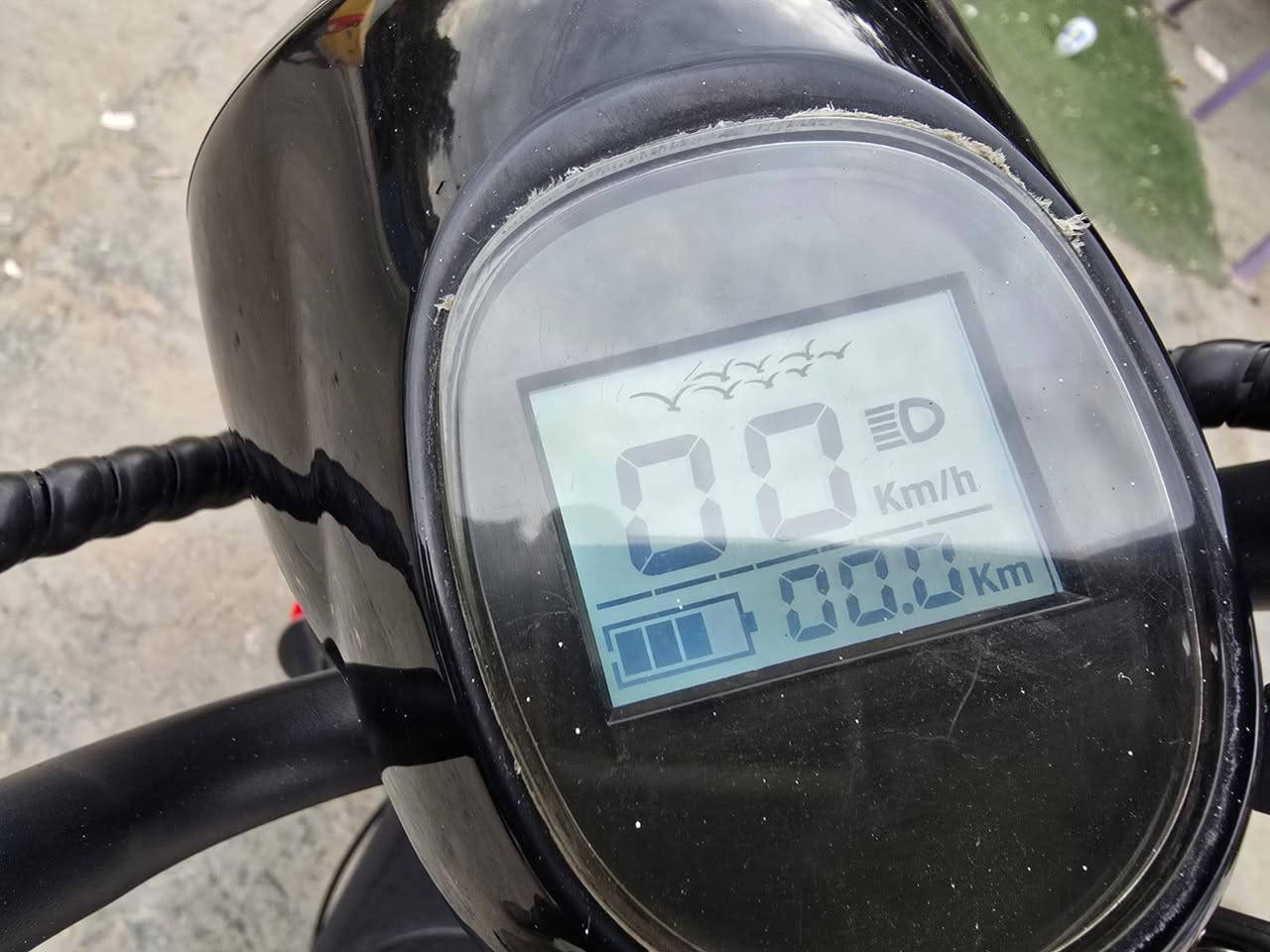 السلام عليكم للبيع دراجه شحن هارلي موديل 2025 جديده كلش ملف 1500 3نمر سرعه 65 اشاير يمنه يسره لايت زنون عالي ناصي هورن نضام البارك بطاريه ليثيوم 60 فولت مكاني بغداد جديده سعر 730 وبيها مجال ***********
