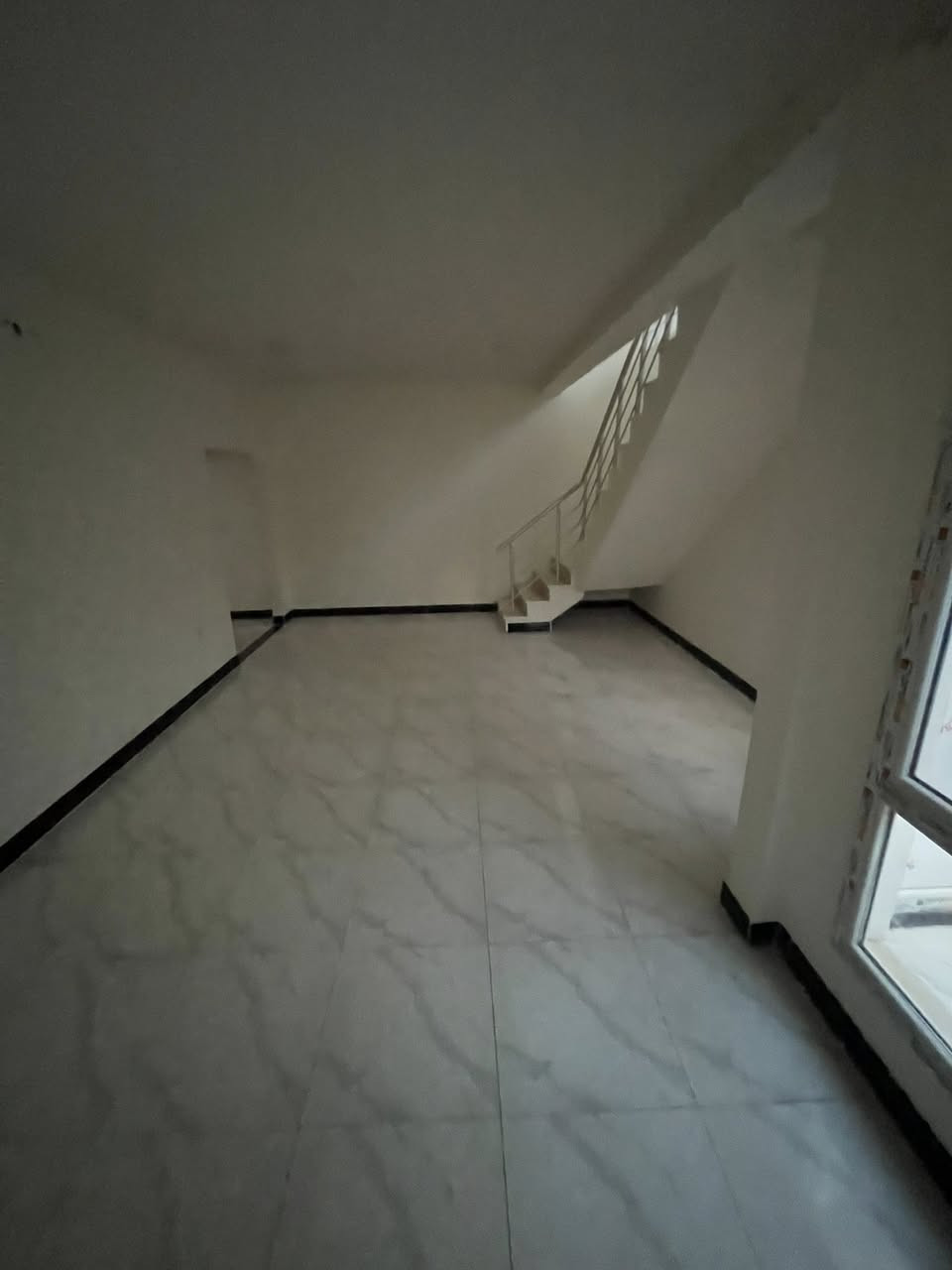 #اكتب #تم #يوصلك #السعر #فورا #والتفاصيل 
فرصة عقارية #دارين_في_مجمع_قرية_الغدير2
 مسـاحة #كل_دار_150م ركن وبصف الركن موقع ممتاز جدا  مكتب الــزعـــيم للاستثمار العقاري عنوان المكتب النجف الاشرف شارع المجمعات السكنية مجمع الاميرات الاول مقابل مجمع الكرار 
#الاستفسار_***********
#وتســاب_***********
