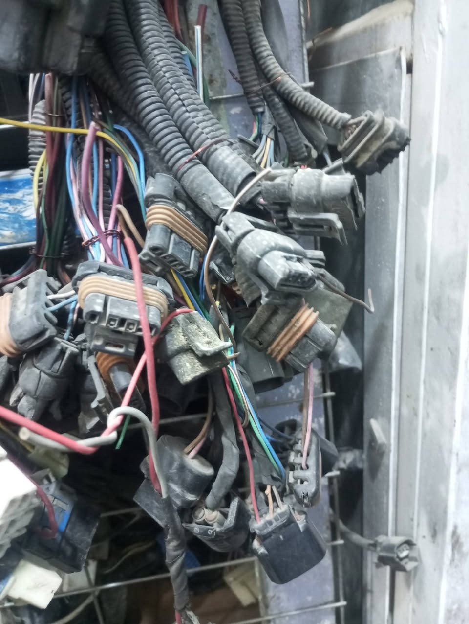 أدوات كهرباىيات حاوية *********** ابو محمد
