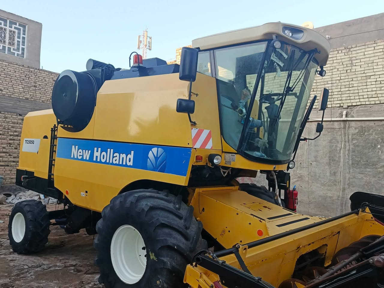 حاصوده للبيع موديل 13 حجم 50 50 مكفوله  كفاله عامه تاير حرفش الخلفي 20 بلادي مكينه وضع شركه  عاده 3700رقم اربيل معمل كهربائي دبل كشن العنوان عباسيه ***********
