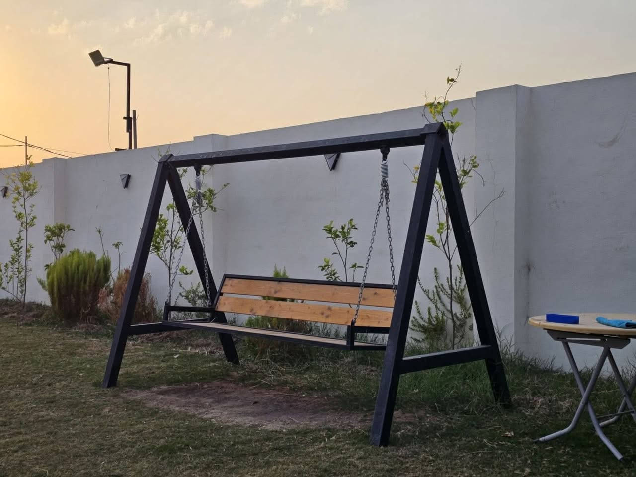 💭السلام عليكم
يتوفر مزرعة شاليه للبيع 

⚜️المساحة : (1250 متر ) نصف دونم 

واجهة 21 و النزال 59

مساحة البناء 🏠 بيت مساحة 200 متر مؤثث

♦️[مسابح عدد2_جلسة خارجية_باربيكو] 

الموقع : بغداد الدورة _البعيثة _قرب جامع التوبة 

♦️طابو زراعي سند 25 

(تنازل من صاحب السند و إقرار قاضي)

للطلب و الاستفسار تواصل خاص او واتساب ***********
