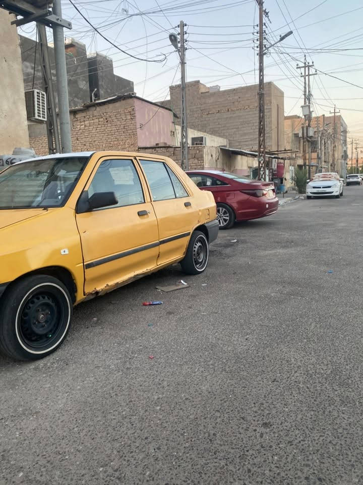سلام عليكم
سايبه مديل ١٥سياره مكينه بيها خيط تبخير 
كهربائيات جاهزه تبريد ماعرف شنو بي 
هيئه وغرامات ع المشتري 
كير حداده جدد سياره حلوه 
سعر16وبيها مجال للشراي راعيها موجود
 مكاني الطويسه قرب جسر الاحمر ***********
