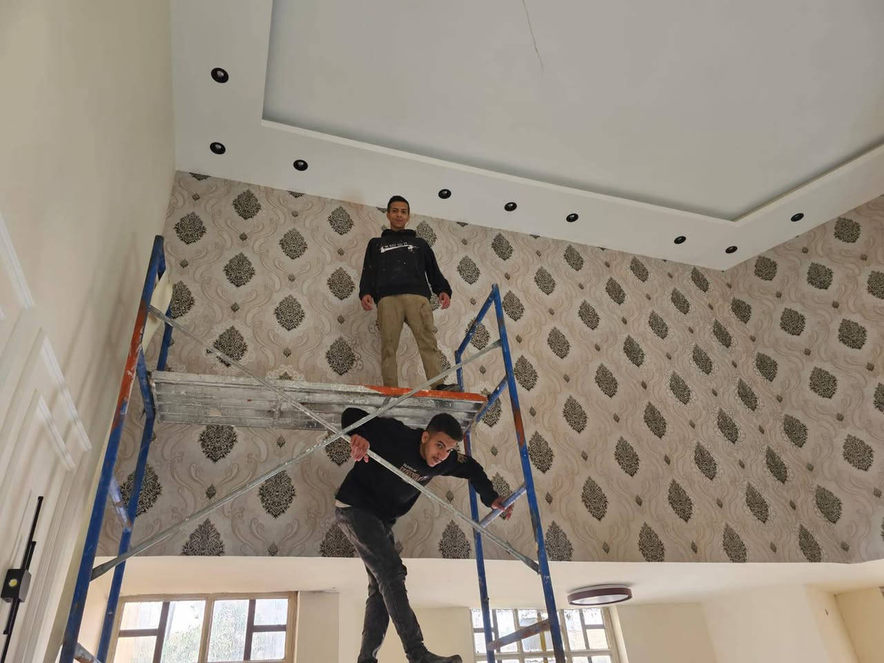 السلام عليكم
اعمالي ورق جدران
سعر متر مربع كرسته وعمل 6الاف💸💸💸💸
ظمان 5سنوات صيانه 👷👷👷👷
مانع ال حشرات و بكتيريا
ضد تعفن 
اي استفسار اتصل وتدلل علينا يوجد واتساب،📞📞📞📞
***********
