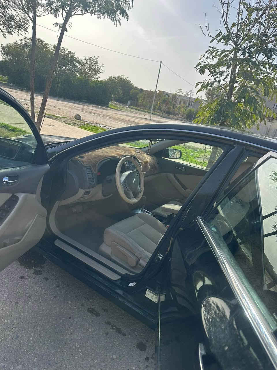 نيسان التيما موديل ٢٠١٢ ره نكي ره ش خليجي هيج بوياخي نيه ده ره جه يه كه فول مواسه فات سلايد به صمه تايه و گيري ومه كينه ي لوكه نه كراوه ته وه ٢٠٠ هه زاري حه قيقي رويشتوه. كه ميكي كالبونه وه ي هه يه  توخوا مشته ري نيت سه رمان مه يه شينه كشتيم رون كرودوه 
نرخي ١١٣ وه ره قه و مجاليشي تيايه
*********** كالار, السليمانية
