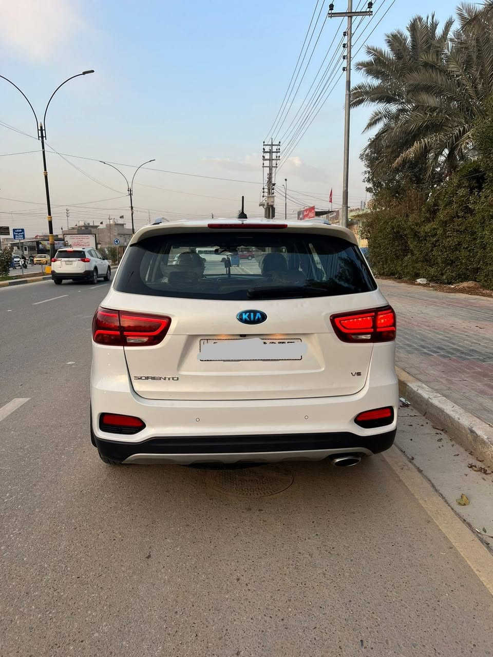 السلام عليكم.
سورنتو خليجي موديل 19مواصفات بصمه وبصمة ابواب 

ومري شفط 

ترحيب عن بعد 

حساسات خلفيه واماميه 

رقم قادسيه انگليزي 

مكينه V6
السياره بيهه اثر حالوب ناعم 
و بارد قليل  بلجاملغ الخلفي بدون صبغ 
مكاني كربلاء 

رقم الهاتف 

***********

السعر 225
