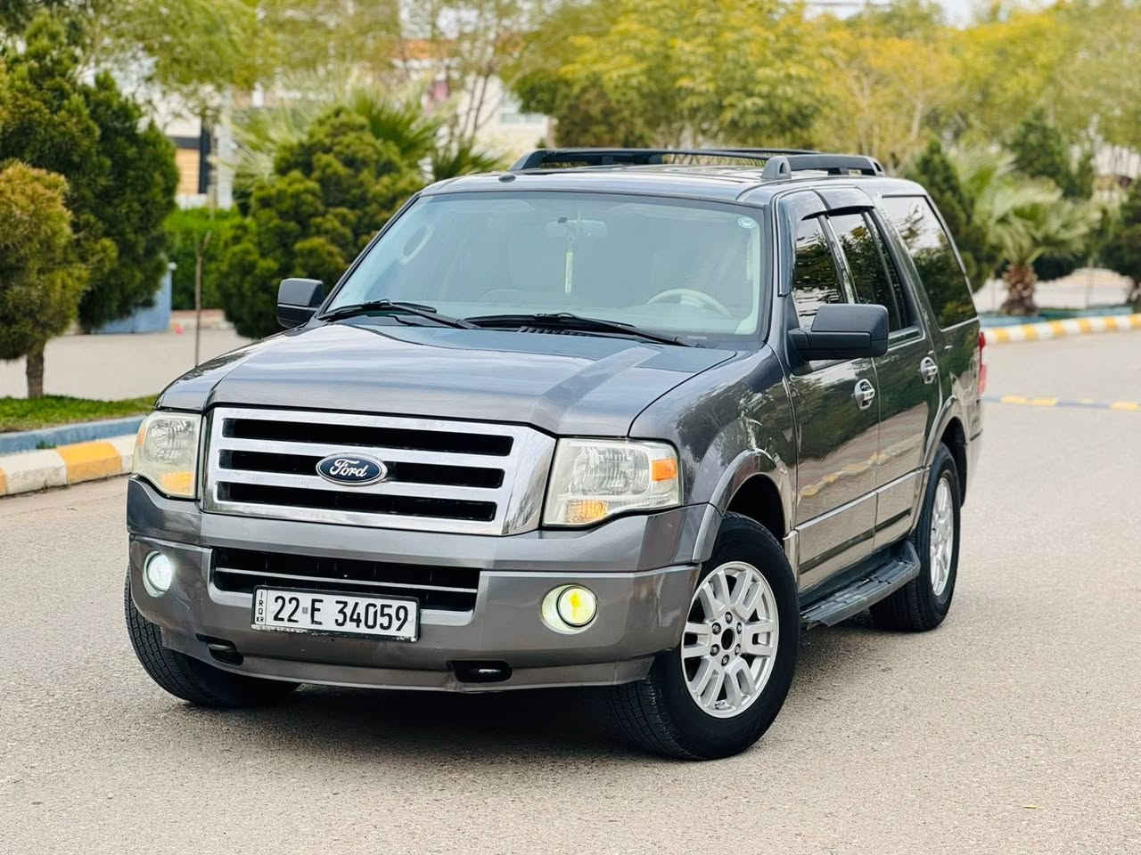 السَلٱمٌ عـَلـْيگمّ  
#السعر 139 $ ورقه
للاتصال ***********
للبيع فقط فورد اكسبديشن موديل 2012 خليجي شركة نيڤا 
فول مواصفات 
كفاله عامه من كلشي سونار مرفقه
محرك 8 سلندر 
ماشيه 120 الف كيلو 
سقف اسلايت ( الفتحه )
كشنات كهرباء
داخل بيجي 
7 راكب 
لايتات زنون عالي ناصي 
حساس خلفي 
 تحكم استيرن
تبريد شغال 
تدفئه شغال
شاشه
كامره
وثبيت سرعه 
كير محرك جديد بشرط
صدر امامي خلفي جديد
‏كهربائيات—كله شغال -
شرط سياره جاهزه 
رقم اربيل جديد
سنويه لحد 2030
هزة جديد 
شرط تحويل او وكاله و غرامه 
تحويل مباشر 
عنوان ديالي خانقين ✅
