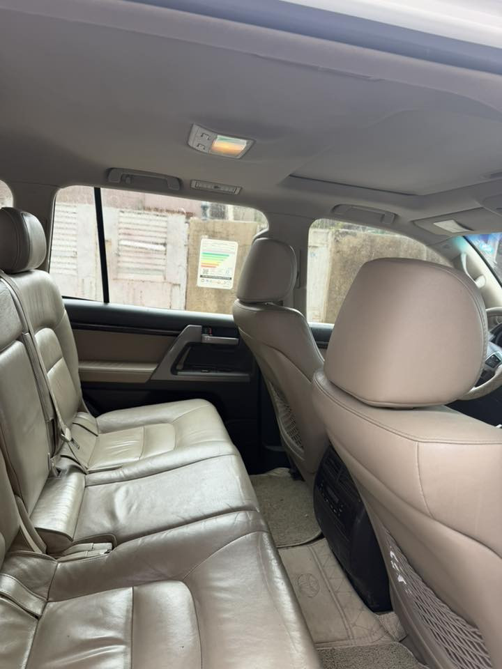 السعر ٢٩٠ ورقه 🔥

لاندكروز ٢٠١٠ مكفولة من كلشي بدون صبغ بدون حادث السياره جديده ٨ سلندر ٤٦٠٠ ستيرن كهرباء شاشه اصليه رقم سليمانيه تريد تحويل او وكاله 

للاستفسار 
***********
***********
