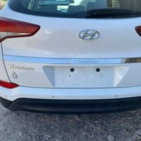 توسان موديل ٢٠١٨ خليجي وكاله فول مواصفات ماشيه100 الف كشنات جلد بنورام...