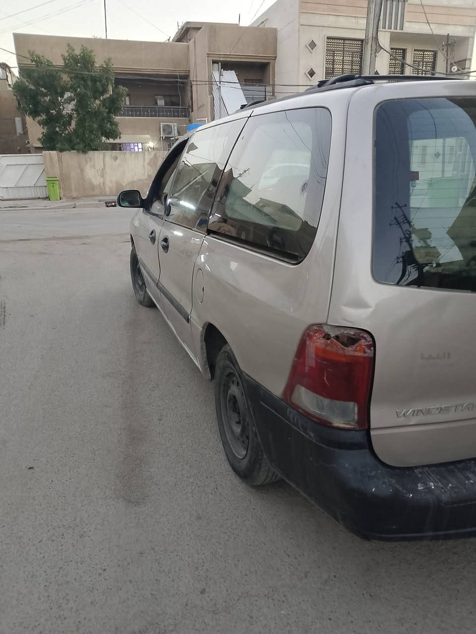 سلام عليكم فورد وندستار 2002جاهزه نقص بس كمبريسر تبريد وعمبار خلفي مكينه كير افلون 300 رقم بغداد نكليزي تحويل ثاني يوم مكانه بغداد الاتصال ***********@
