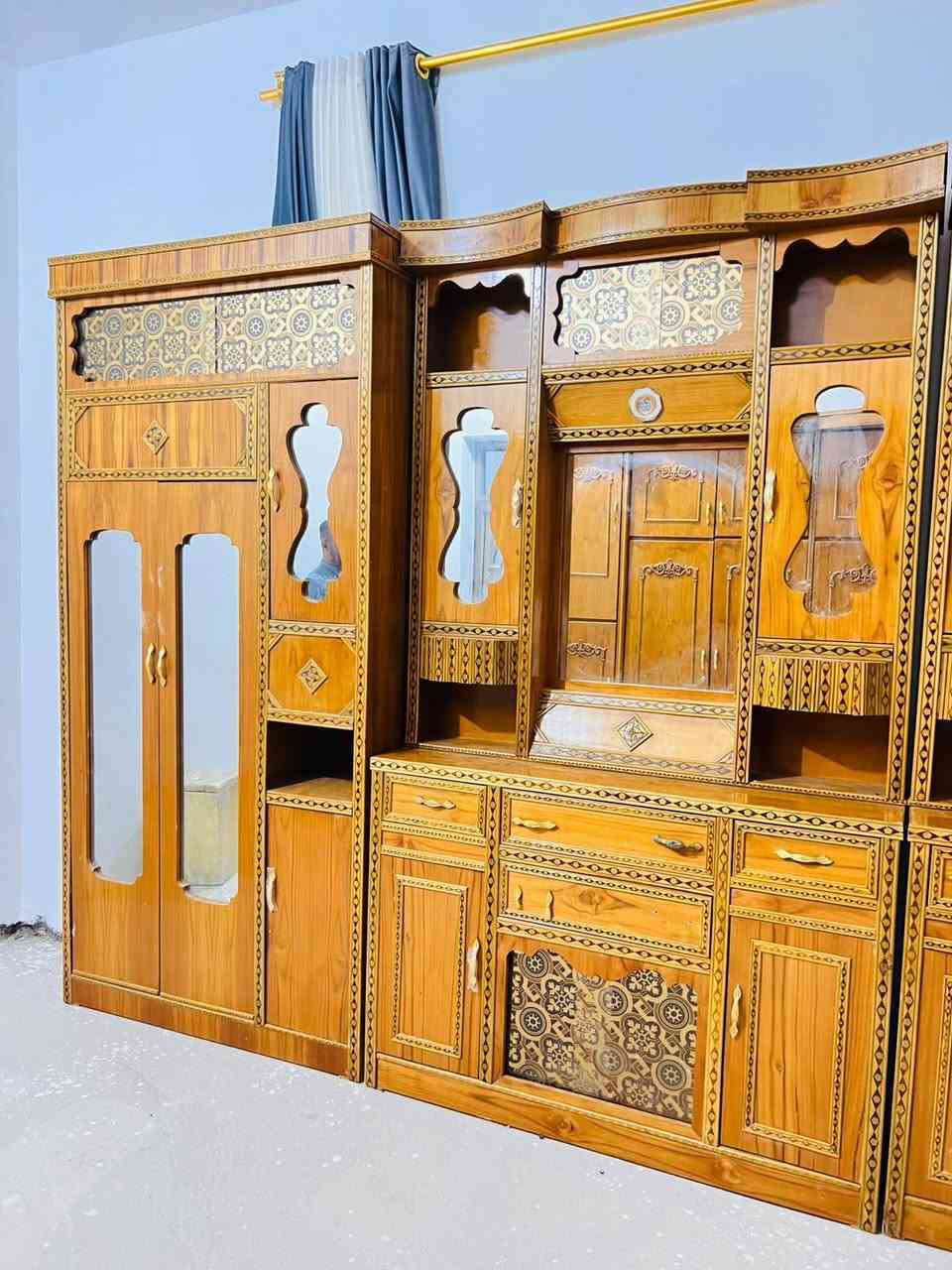 يوجد غرفة نوم عراقي في قضاء القائم للإستفسار الاتصال على الرقم  ***********
