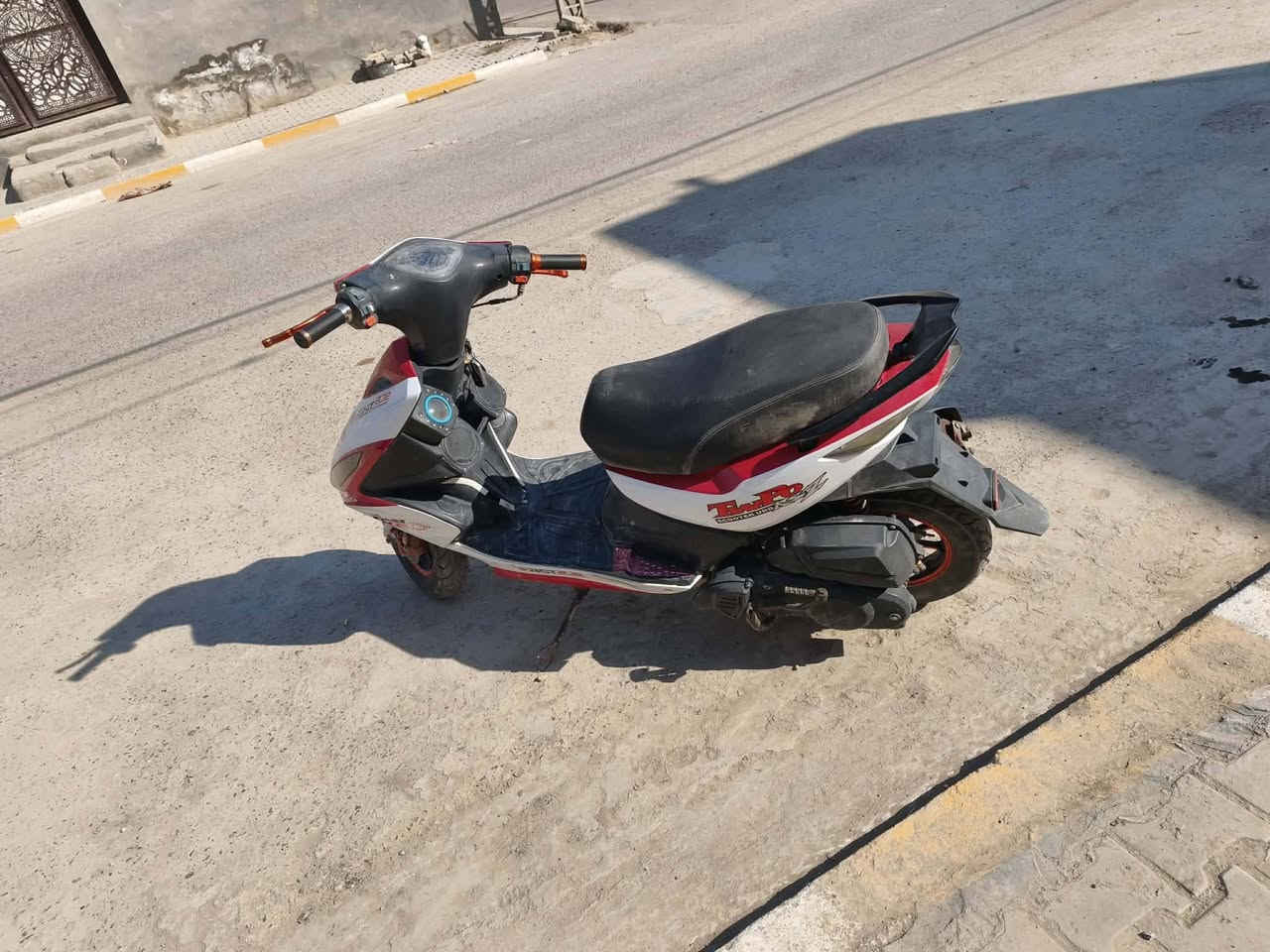 دراجه ماكس مضلع شغاله اخت الجديده ام بي اثري منه وبيه شغال بصمه سويج نسختين مكاتبه بيهه من الوكيل 

سعر  ٢٢٥

***********
