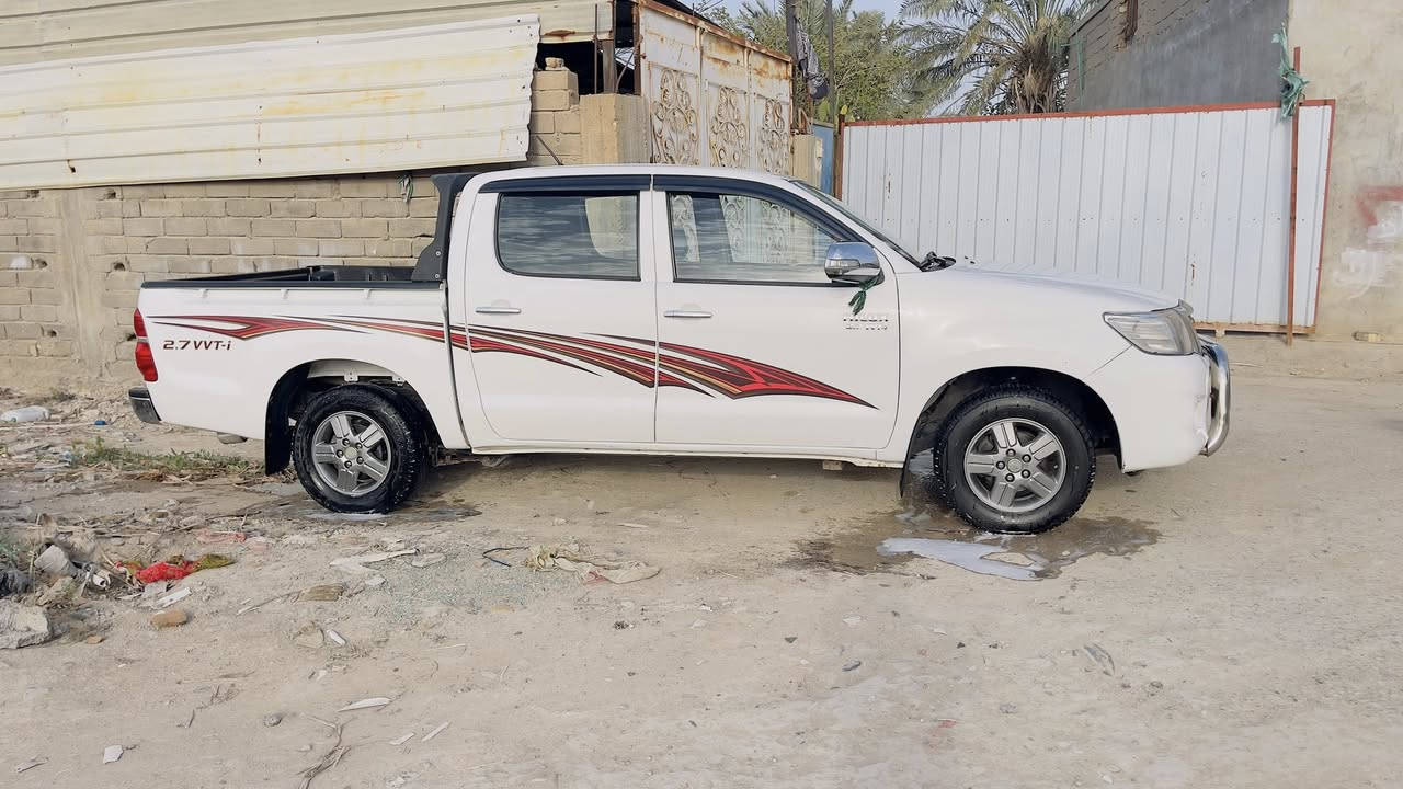 هايلوكس مديل14 اوتماتيك مكفوله حدادجديده تخم تاير تبريدشغال عبوه محوره فيت بم 2 سنويه ورقم جديد بسمي السياره جاهزه من كلشي السعر220 رقم ***********
