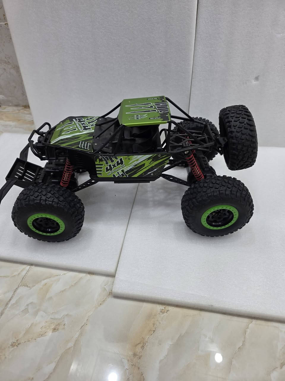 سيارة قياس 40cm نقص الريمونت متوفر


**إذا كنت صاحب هذا الإعلان وتريد حذفه لأي سبب، رجاءا أرسل رسالة إلى الدعم الفني**