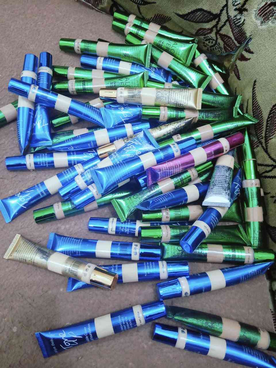 فاونديشن وخافي عيوب ماركه  ايفا بيوتي بنفس الوقت كلش حلووو لطيف علا للبشره طلعت 56. قطعه  بظاعة الامزون #السعر25شامل التوصيل اذا مفرد القطعه 1000


**إذا كنت صاحب هذا الإعلان وتريد حذفه لأي سبب، رجاءا أرسل رسالة إلى الدعم الفني**