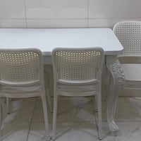طاولة سفرة • ٤ كراسي