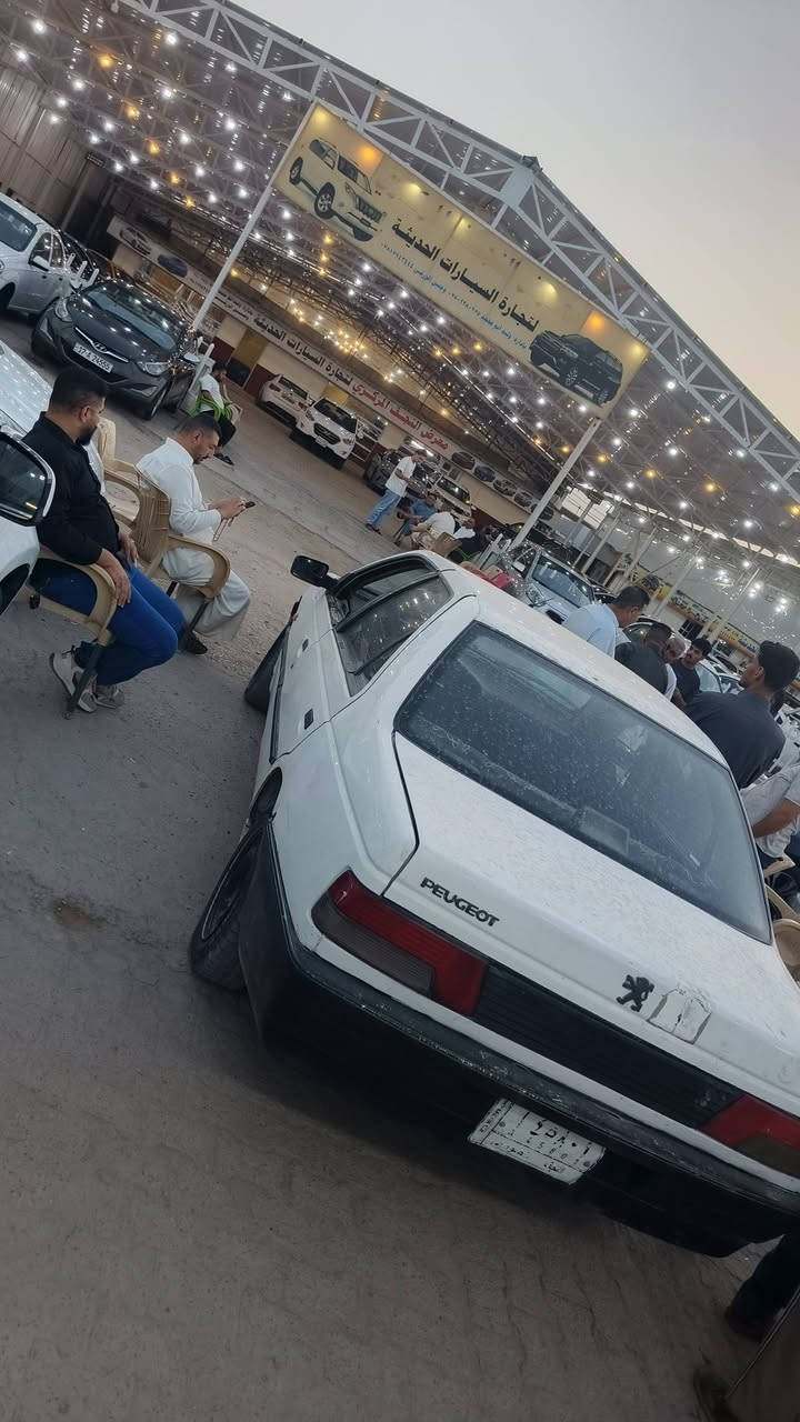 اشلونهم الشباب سياره بيجو روه  مديل 10 رقم نجف راعي موجود
بيها كير ومحرك كروله اوتو السياره ابيعك بس راعي يعني كوم حديد سنويه ساقطه من 24 كشرها حلو السياره داخلها حلو السعر 20 و بيها مجال للشرايه مكاني نجف حولي قرب ملعب النجف الدولي للاستفسار  *********** وتساب
