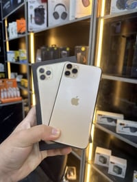 ايفون ١١ برو ماكس • بطاريه ٩٠ • كفاله عامه