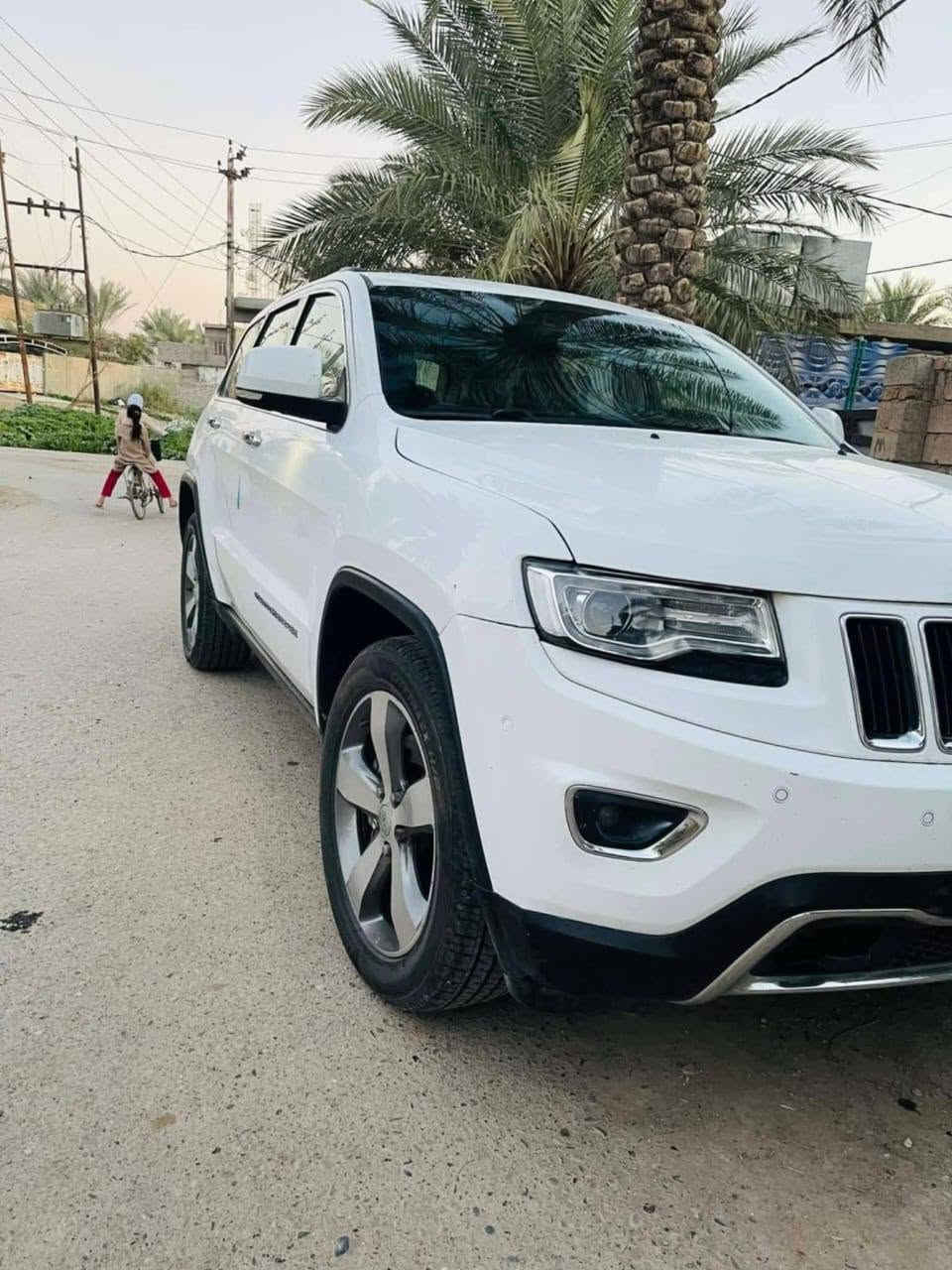 السلام عليكم للبيع جيب لاريدو موديل ٢٠١٦ ابيض خليجي بدون حادث اتصل *********** رقم بغداد الجديد
