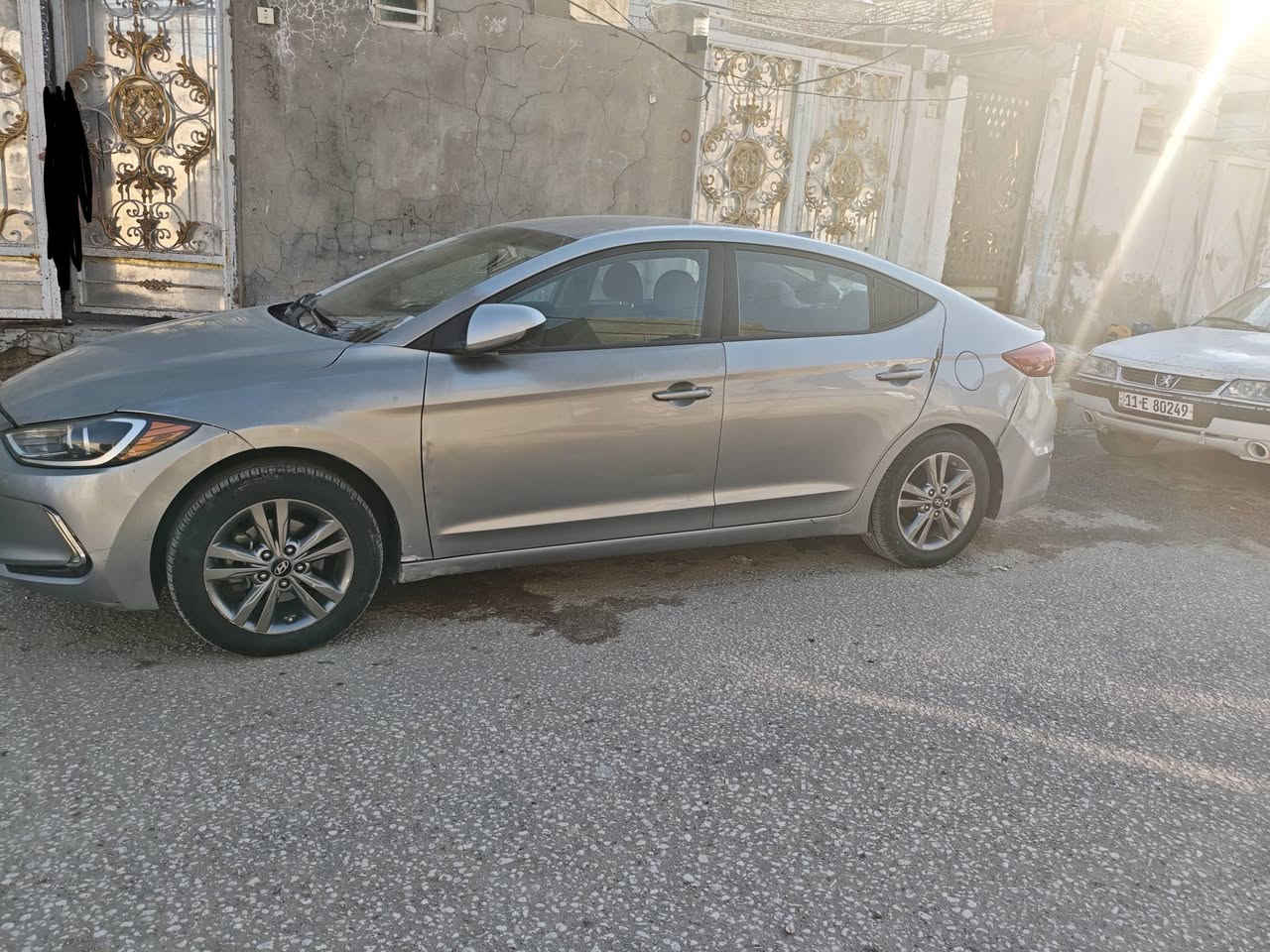 السلام عليكم النترا امريكي محرك 2000 دوش موديل 17 سياره جاهزه كير محرك حداديه تخم تاير حادثه جاملغ جهة السايق وصبغ بيه جاملغات الكدام  والبنيد وجاردات الضربه ماواصله للشاصي فقط جاملغ عنواني نجف اليريده يتصل وبي خير ويدلل
***********
