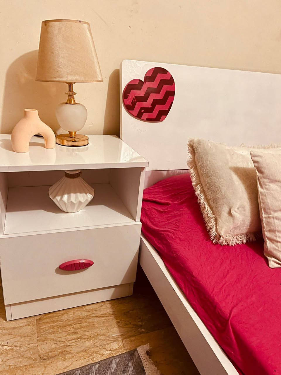 غرفه تركي بناتيه نظيفه جدا
*********** متوفر واتساب
