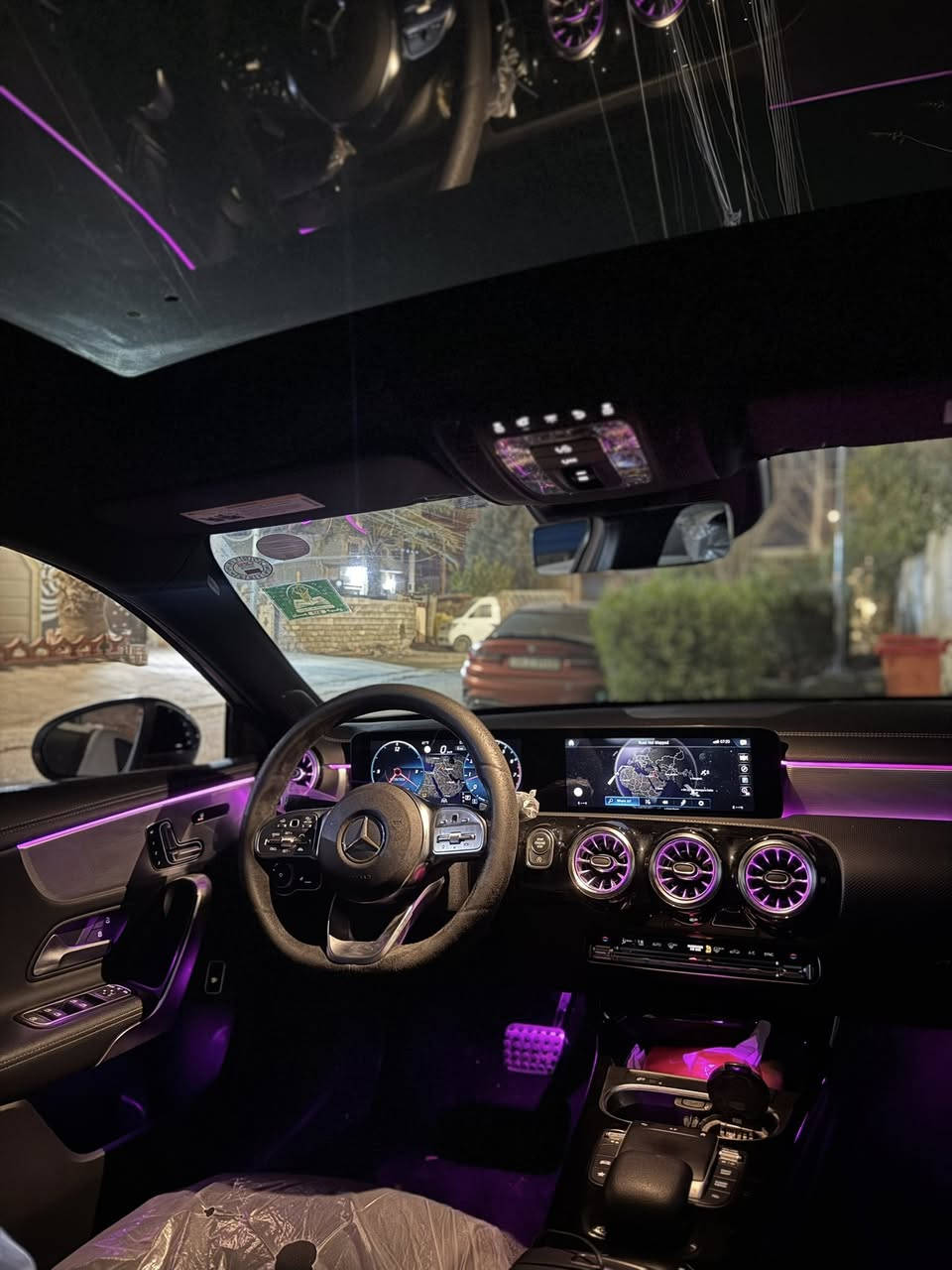 🚘 Mercedes A220 2022 Black Edition 🇩🇪
للبيع✨

🔹 وارد أمريكي
🔹 داخلية جلد أسود 🖤
🔹 كير، محرك، كهربائيات شرط الفحص ✅
🔹 تبريد ممتاز والسيارة استخدام قليل
🔹 ممشى لسياره 29 الف📍
🔹فول مواصفات للاخير
🔹خاليه من اي مشكله
🔷للاستفسار:***********
