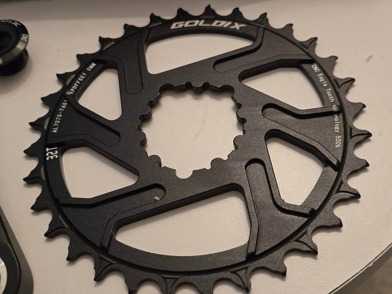 يا الله يا رزاق 👋
**🚴‍♂️✨ هلا بالشباب محبّين الدراجات! ✨🚴‍♀️
#متوووووفر 
#السعر ٣٣ الاف 🔥 🔥 🔥 
جماعة القطع المميزة تعال لييييييه 🤣
الاصلي يمي عمي تدللون علينه  😍 
مجمع كرانك سيت براكيت  جديد غير مستخدم 🖤💛
وزن خفيف و شكل مميز  😉
براكيت جديد أصلية هدية 🎁 
قرص ماركة GOLDEX 32 TETH هدية 🎁 
سعر الموقع كدامك يابه أخررر صورة 😅
.
.
.
متجر عبدالله المغامر يقدملكم افضل وأجود اغراض الدراجات الهوائية …🚲🚲🚲
✔️ شغل مرتب يخلي دراجتك فول وتخطف الأنظار 😎
✔️ أسعار مناسبة  لكل الميزانيات 👀
✔️ جودة أصلية وتحمّل عالي🚲
✔️ توصيل سريع لكل المحافظات 🚚💨
✔️ خدمة دعم بأي لحظة 💬✨
لا تضيع الوقت… جهز دراجتك وخلي طلعاتك أحلى ويا متجر عبدالله المغامر! 😍🚴✨
للأستفسار على الخاص او مراسلة الصفحة على الواتس آب 📞 📞


**إذا كنت صاحب هذا الإعلان وتريد حذفه لأي سبب، رجاءا أرسل رسالة إلى الدعم الفني**