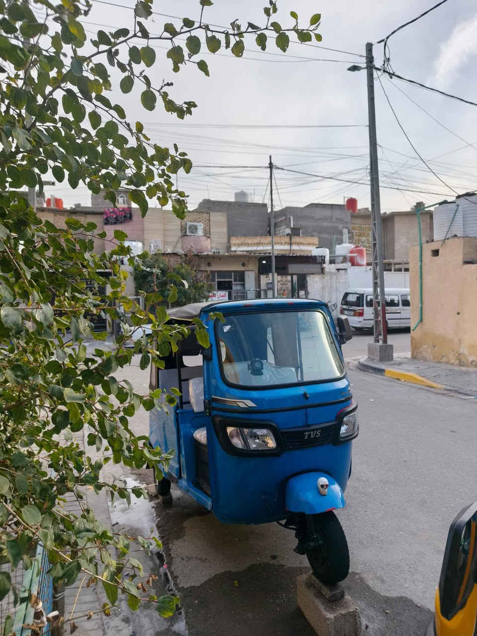 سلام عليكم تكتك لبيع تي في اس موديل ٢٢ رقم و سنويه. باسمي
***********
