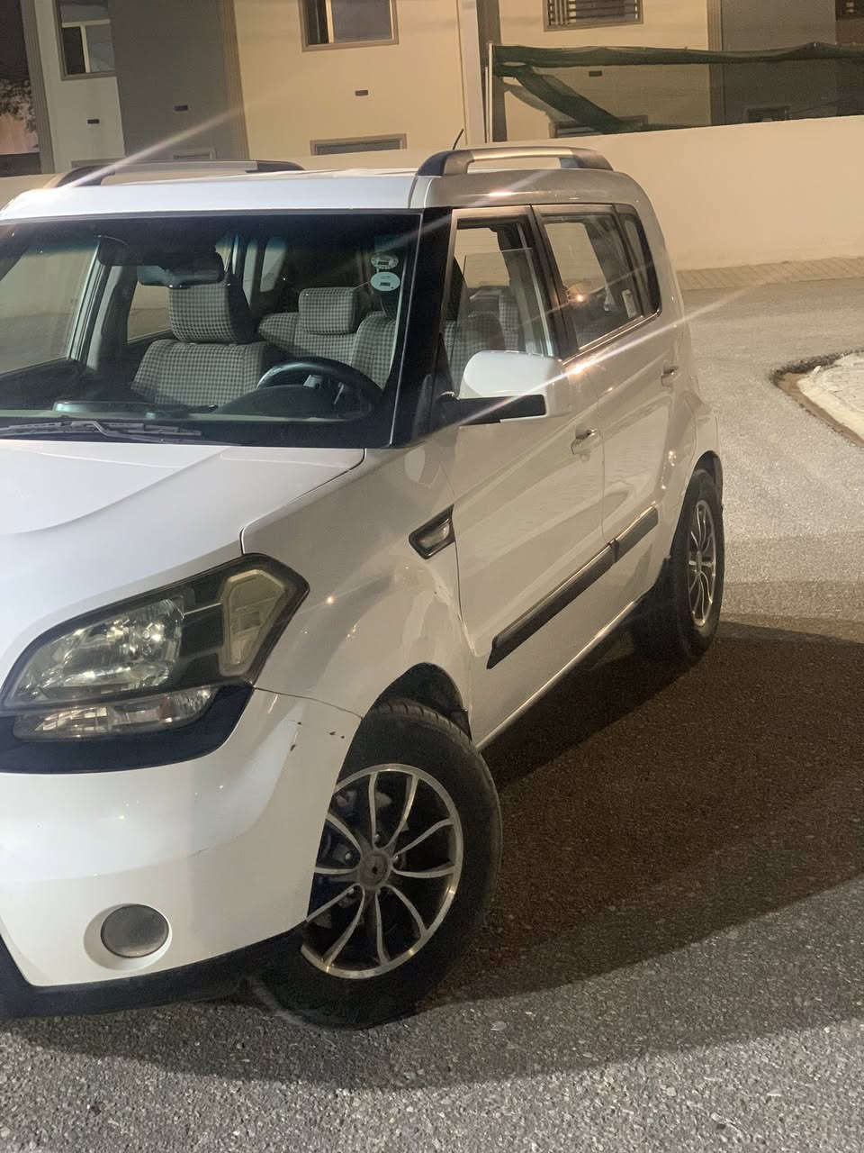 سلام عليكم
كيا سول مديل11خليحي 
محرك1600
سنويه نافذه صار اتلث اشهر 
كفاله عامه
عده بارد بل بنيد اوبارد ازغير اوبارد بل جاملغ 
مكينه بيها بخار 
السياره حاهزه من كلشي 
تبريد ثلج 
تدفئه
حدايده
كهربايات 
باتري 
تخم تاير 
دينار ماتصرف عليها 
مكاني نجف 
السعر 95
***********
