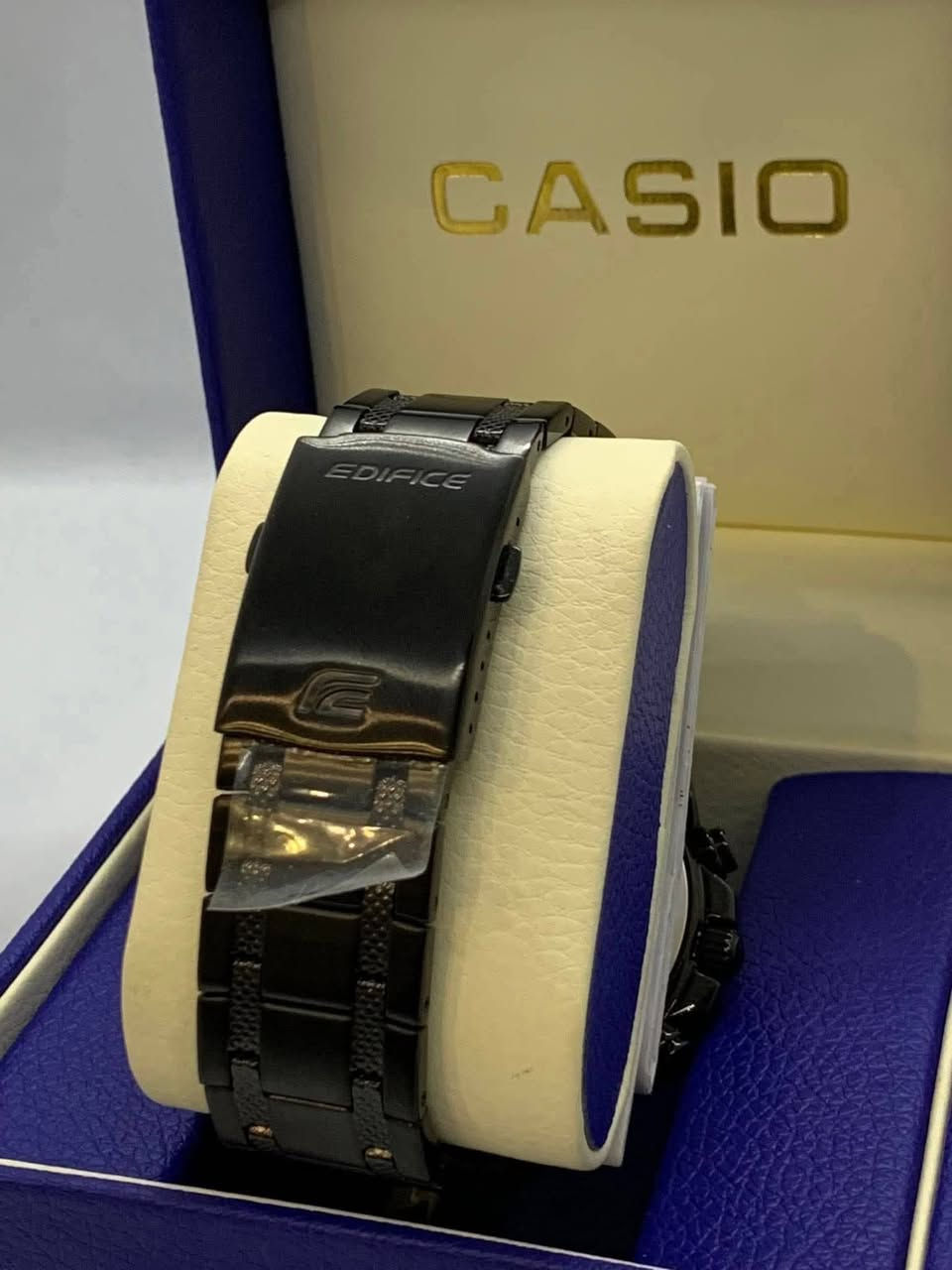 السلام عليكم........
ساعة  CASIO EDIFICE  بطارية 
مكينة ياباني JAPAN MOVT 
تجميع الصين CASED CHINA 
نافذة للعرض التاريخ 
سناتر شغالة 
أميال وأرقام فسفوري 
القطر ٤٧
مقاوم للماء ١٠٠م 
سنتر ثواني ثانوي 
نظام ٢٤ساعة 
سير حديد ستانلس ستيل طلاء لون اسود معلم 
جديد غير مستعمل مع العلبة الاصلية وبطاقة الضمان والكتلوك 
السعر ١٠٠الف 
يوجد توصيل ***********
