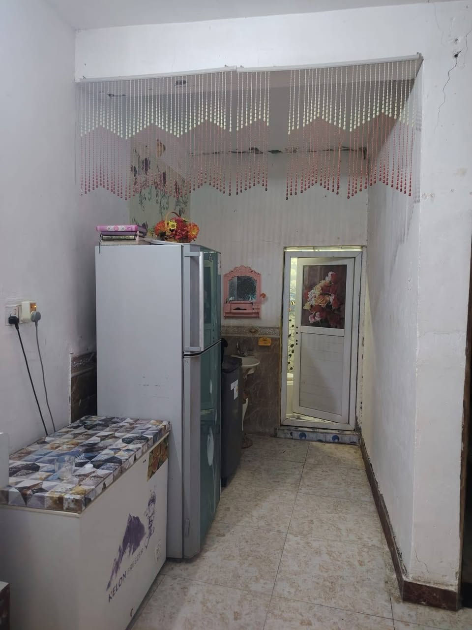 السلام عليكم
بيع مستعجل
 يوجد بيت زراعي للبيع المساحة ١٥٠ يتكون من غرفتين وصالة وبراني ومطبخ وصحيات خارجية وداخلية ومناور  ثنين  قرب صيدلية الرامي عل طريق السنية السياحي بدايته السعر ٤٥
للاستفسار الإتصال عالرقم 
***********
