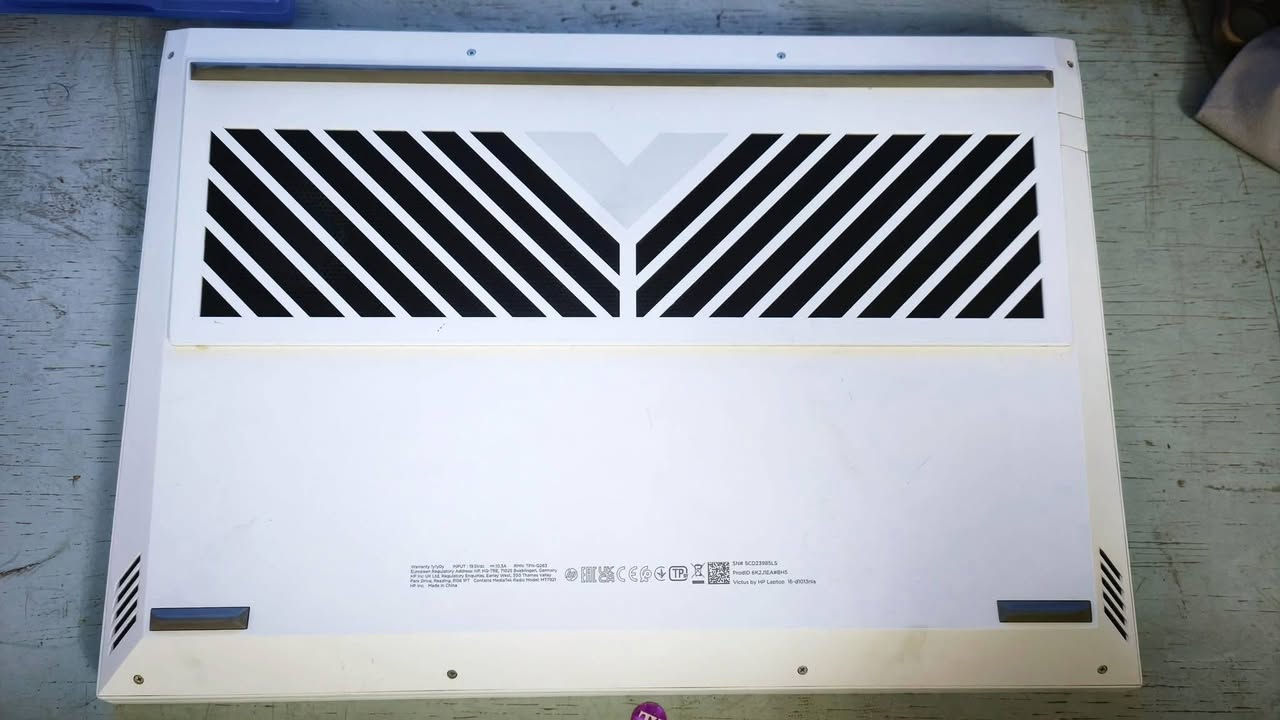 السلام عليكم 
HP victus 
المواصفات كلها كبالكم 
استخدام قليل جدا 
السعر مليون و100 (1,100,000) 
تواصل هاتف ***********
