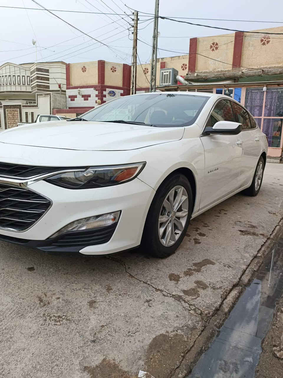 سلام عليكم للبيع ماليبو موديل 2021 سياره كارتون بحالت الزيرو بس جاملغ امامي مبدل والباقي مكفوله كفاله عامه حتى من البارد والشخط سياره على ايد دكتور استعمال بسيط فول مواصفات LT محرك 1500 تيربو المرغوب تشغيل بصمه ابواب بصمه صندوك بصمه رادار امامي تحديد مسار تبريد مركزي امامي وخلفي تبريد تحكم جهتين منفصل مقاعد هيتر اوتو ستوب بصمه شاشه ايباد جبيره نضام بلتوث واي فاي كاربلاي كامره خلفيه تحكمات ستيرن جهتين شفتات ستيرن تحديد سرعه ستيرن فوليوم بلاجكتورات ليد نضام اقتصاد البانزين ويل كب شركه وطخم تايرات جدد بعد مواصفات فول لفول مشايه 60 بحالت الزيرو تحويل مضمون سنويه لل 2030 برغي 10 ما مفتوح بيها السعر 113 وبيها مجال بسيط ***********  ***********.
