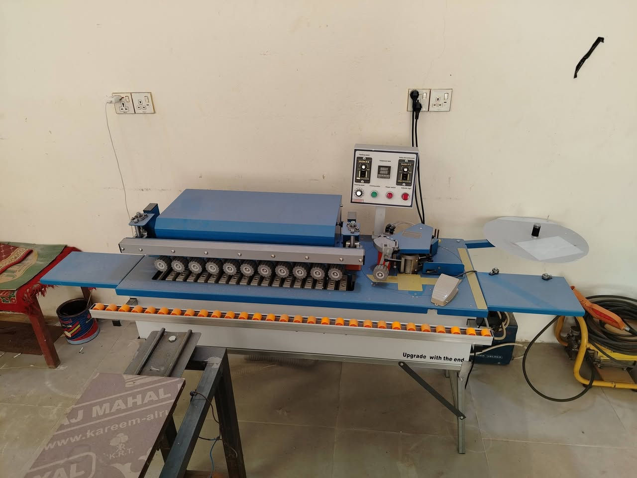 السلام عليكم اغراض معمل للبيع
1_مكينه منشار خشب نظام تركي حديث الصينيه تقلب ٤٥ سانتيم عربانه ستلايت تفتح ٣ متر
٢_مكينه شريطيه نظامه ٤ درجات
العنوان ديالى بعقوبه الوثبه طريق الهويدر
للأستفسار الهاتف/ ***********
