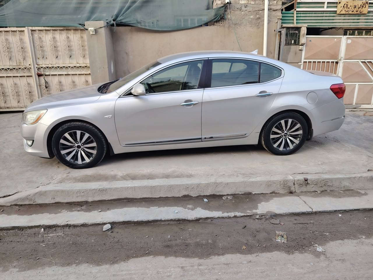 كيا كادنزا 2013 خليجي
محرك 3.5

ضرر صبغ جاملغ لامامي ولبارد موضح في السونار

سعر 125
بغداد /المشتل

موبايل***********
