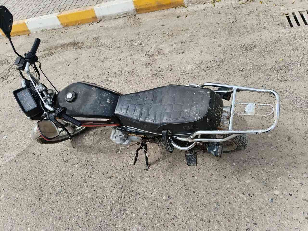 سلام عليكم ايراني لا ينقص ولايبخر
نكره سلف تايرات نضاف دبلات خير من الله 
السعر ٢٨٠ كهربائيات كلها شغال
***********
