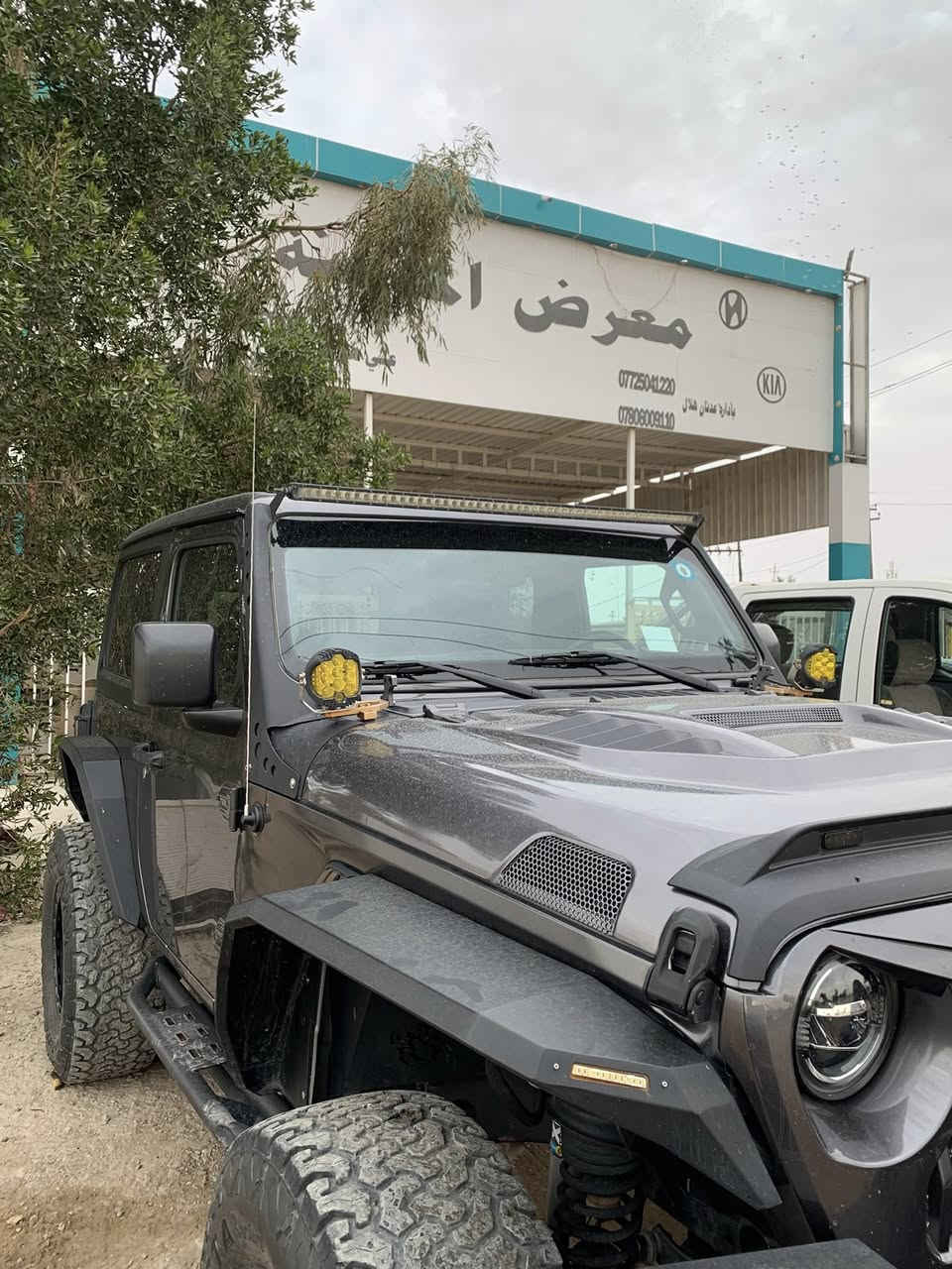 سلام عليكم جيب رانكلر موديل 18 كفاله عامه رقم  بغداد بأسمنه سياره مال جناي جديده بي معنى لكلمه موصفات شاشه جبيره بصمه تحكم  ستيرن ستيرن مزوده المكينه  كروز سياره مزوده بل كامل  هاذ رقم بي بي واتساب ومتواجد عل فيس *********** سعر سياره خاص
