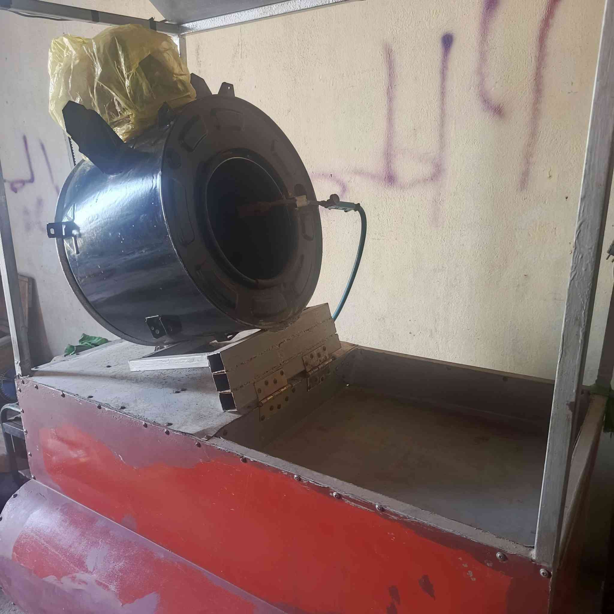 السلام عليكم اخوان مكينه مال حب الشمس للبيع مكنيه نظيفه شغاله كلشي مابيه سعره 160وبيه مجال هاذ رقمي ***********
