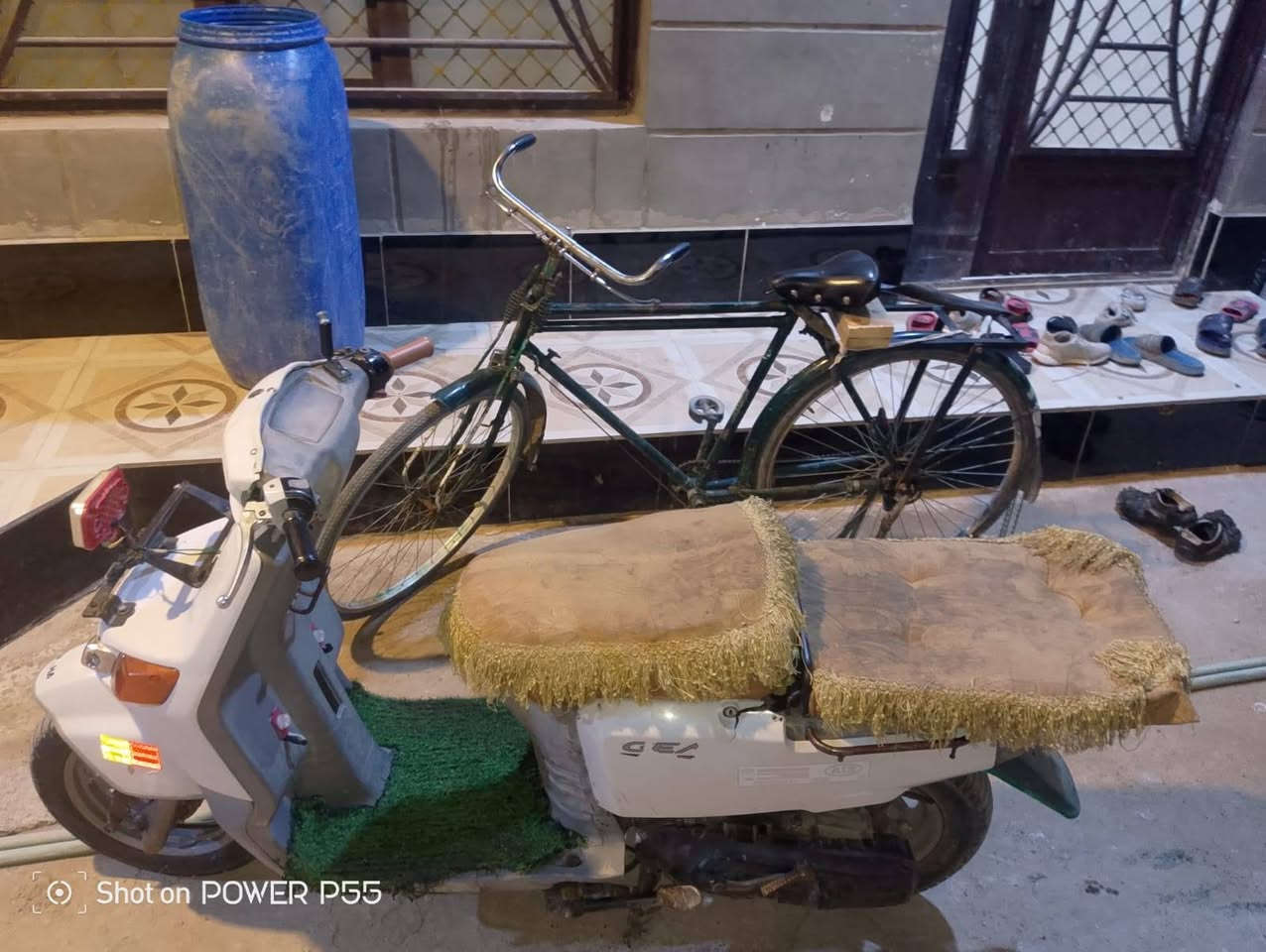 السلام عليكم شباب دراجة 60اللبيع شقالة سلف وهندر كهربائيات كاملة كلك السعر 200وبيهة مجال قليل مكان هبهب حي المصطفى الرقم ***********ابو نجم مكلف بل نشر
