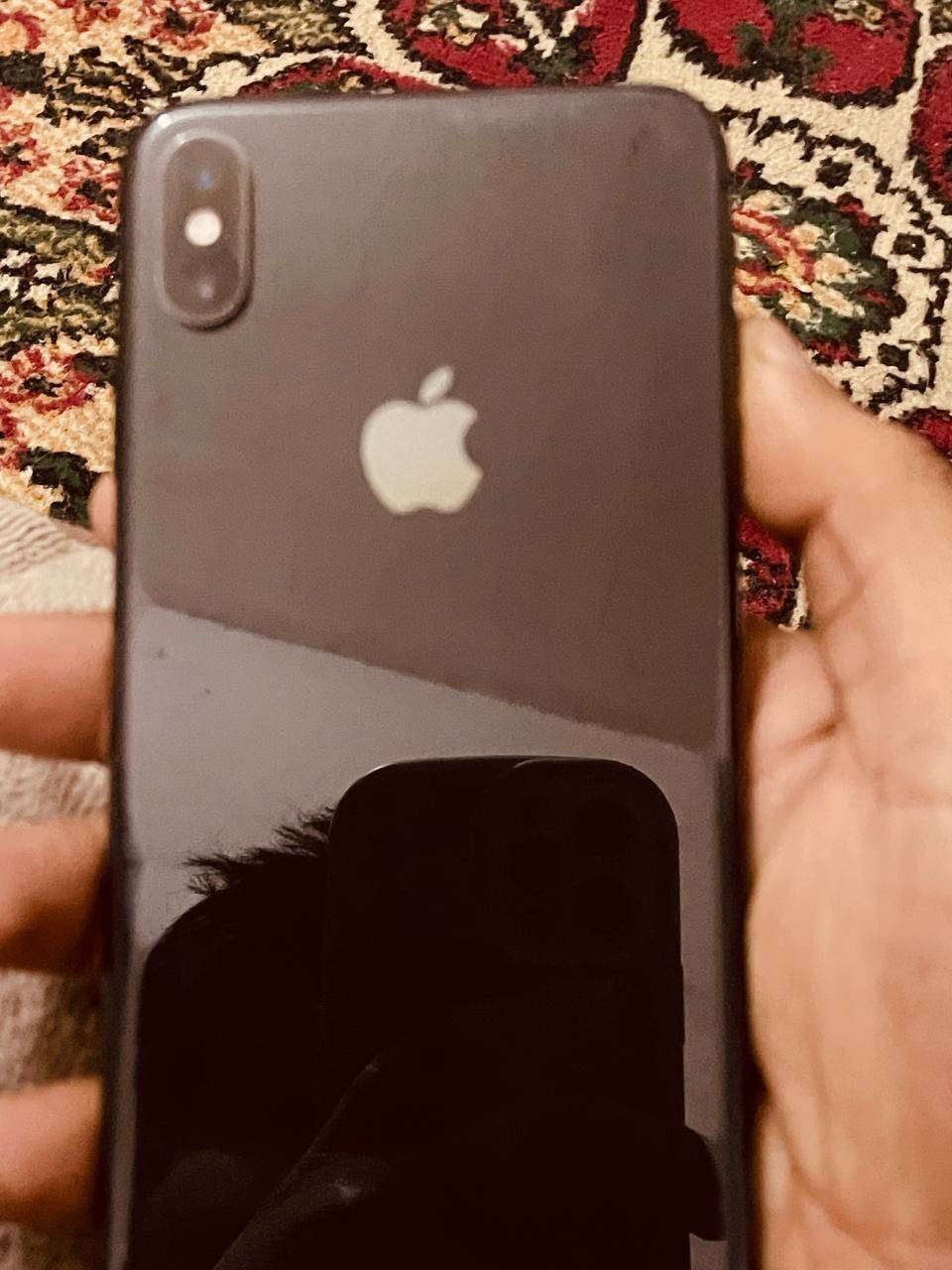 سلام عليكم حبايب. آيفون اكس اس ماكس 256 اسود مال بيت الله شاهد نضيف من كل النواحي وإذا مبدل بي شي تاخذة بلاش ثانيا بطارية ٧٤ بلاد مامفتوح وتربروف 
السعر 260 وبي مجال حك الجيه مكاني بغداد الشماعية .
راسلني واتساب ***********
مو شراي لا تعبني فدوة ♥️.

