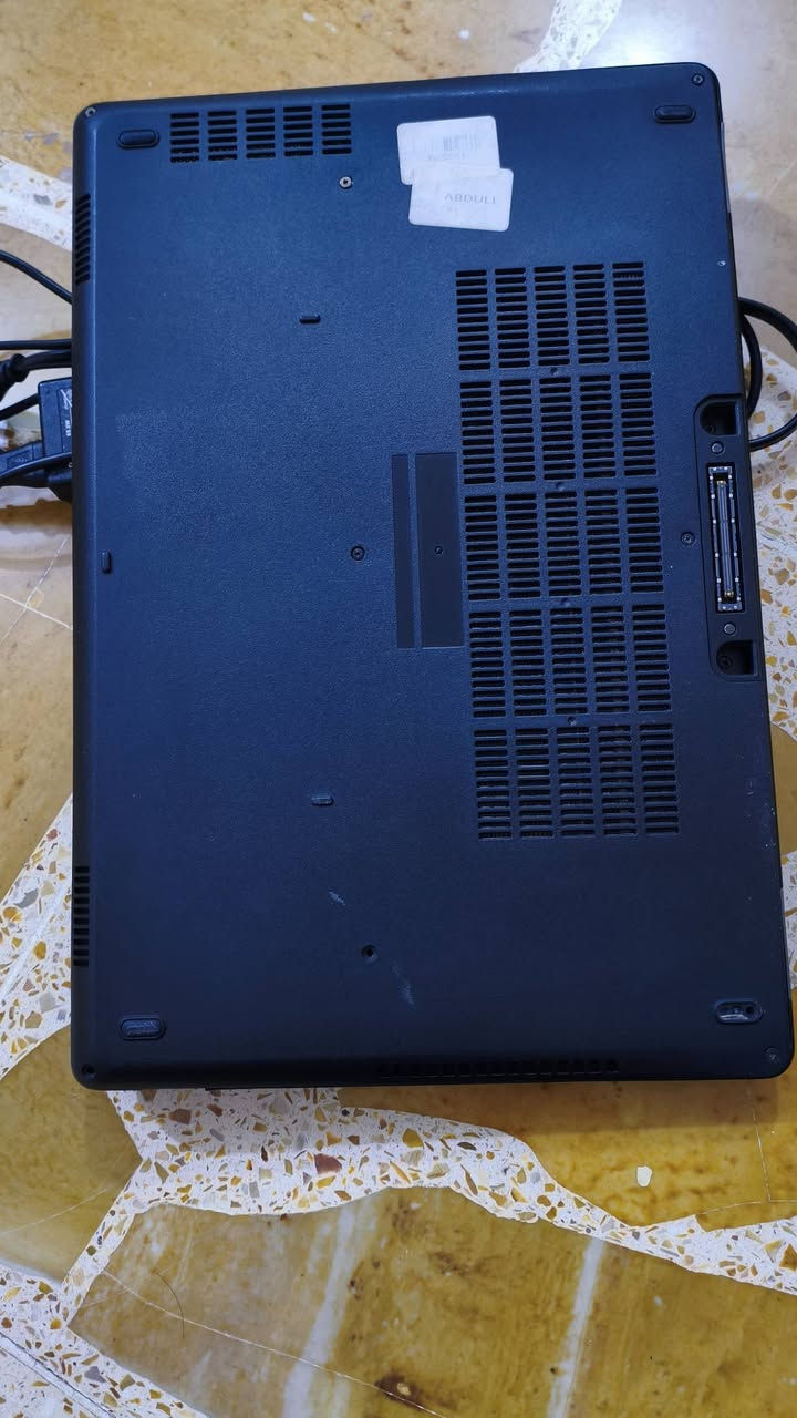 للبيع حاسبه من نوع DELL Latitude E5570
نظيفه 
بطاريتها تستمر ساعتين ونص بدون شحن 
المعالج: i5  الجيل السادس فئة HQ🔥
الرام 8 
الذاكره 256 ssd السريع جداً
شاشة 15.6 جبيره و واضحة 
كرت شاشه 4GB 
مناسب للدراسه و التصفح و البرامج اليوميه و ألعاب و المحاضرات  
يجي وياه حقيبة و شاحنة اصلية 🔥
مكاني الانبار الكرمة 
للتواصل *********** بي واتساب او علق واني ارد عليك
السعر 300 🔥
