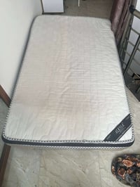 دوشك للبيع    طول 2م وعرضه 120سم وارتفاعه 30سم   نوعيه ممتازه   العنوا...