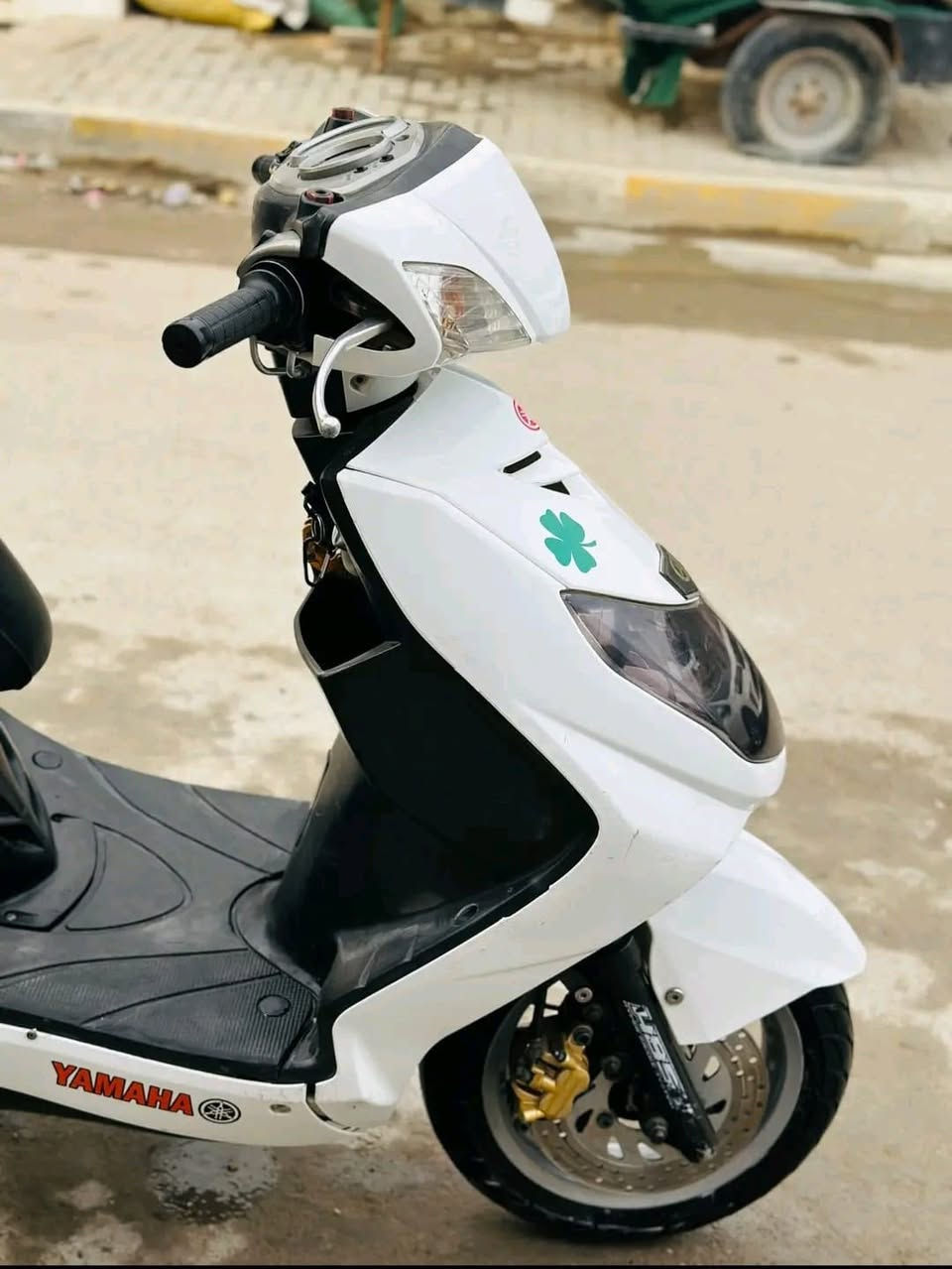 سلام عليكم سكنس فحل نوزل خطين مكفولة كفالة عامة نكرة سلف هندر كهربائيات كلها شغالة كفرات بلادية تايرات جدد أي نقص مابيه السعر المطلوب 700 وبيه مجال بسيط حك الجية العنوان بغداد العبيدي 
***********
