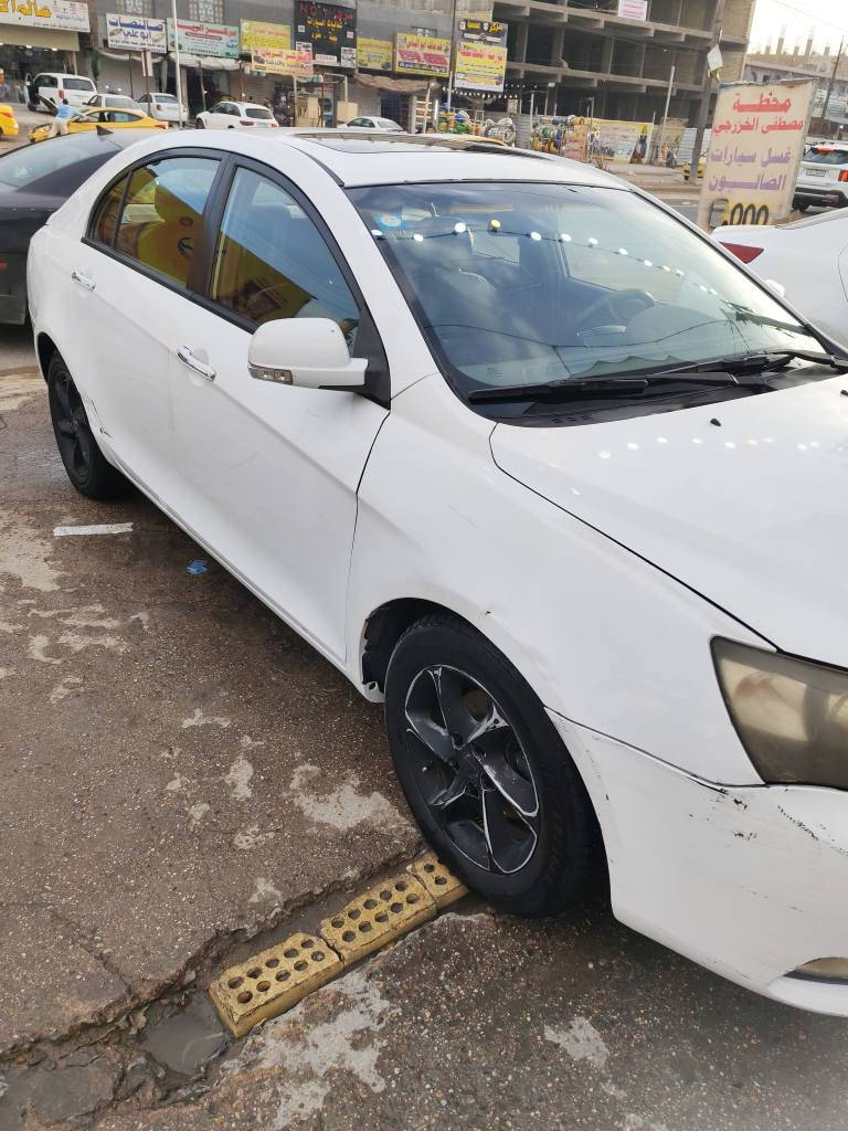 جيلي امكراند EC7 موديل 2012 رقم الماني بغداد السنوية باسمي نافذة 2028 ماشية 146 كم المحرك والكير بلادي نظيفات التبريد جديد شغال الصدر الامامي والخلفي جديد كهربائيات كله شغالة الكشنات جلد شاشة اندرويد 
بدون ضرية بيه صبغ جامغ جهة اليمين 
فتحة سقف شغالة ونقصه فقط فلاوين 
السعر ٥٨ بي مجال قليل رقمي *********** بغداد, العراق
