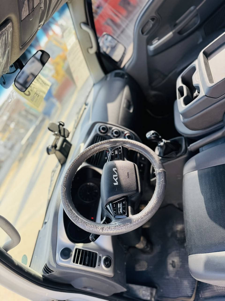 السلام عليكم كيا بنكو مسكر 2023  ماشيه 40 الف السياره ع وضع الشركه  السياره فحص موقت تترقم اي محافضه بيهه طخه بصيطه بلقماره اثناء التحميل ترهم بيع او مراس السعر ١٦٠  وماكو هيج سعر مكانهه بابل للاستفسار *********** //***********
