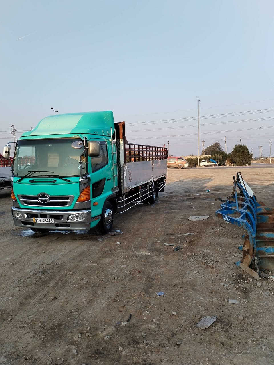 هينو شيطان للبيع ستة سلندر 80 فول عادي رقم بغداد للاستفسار ***********
